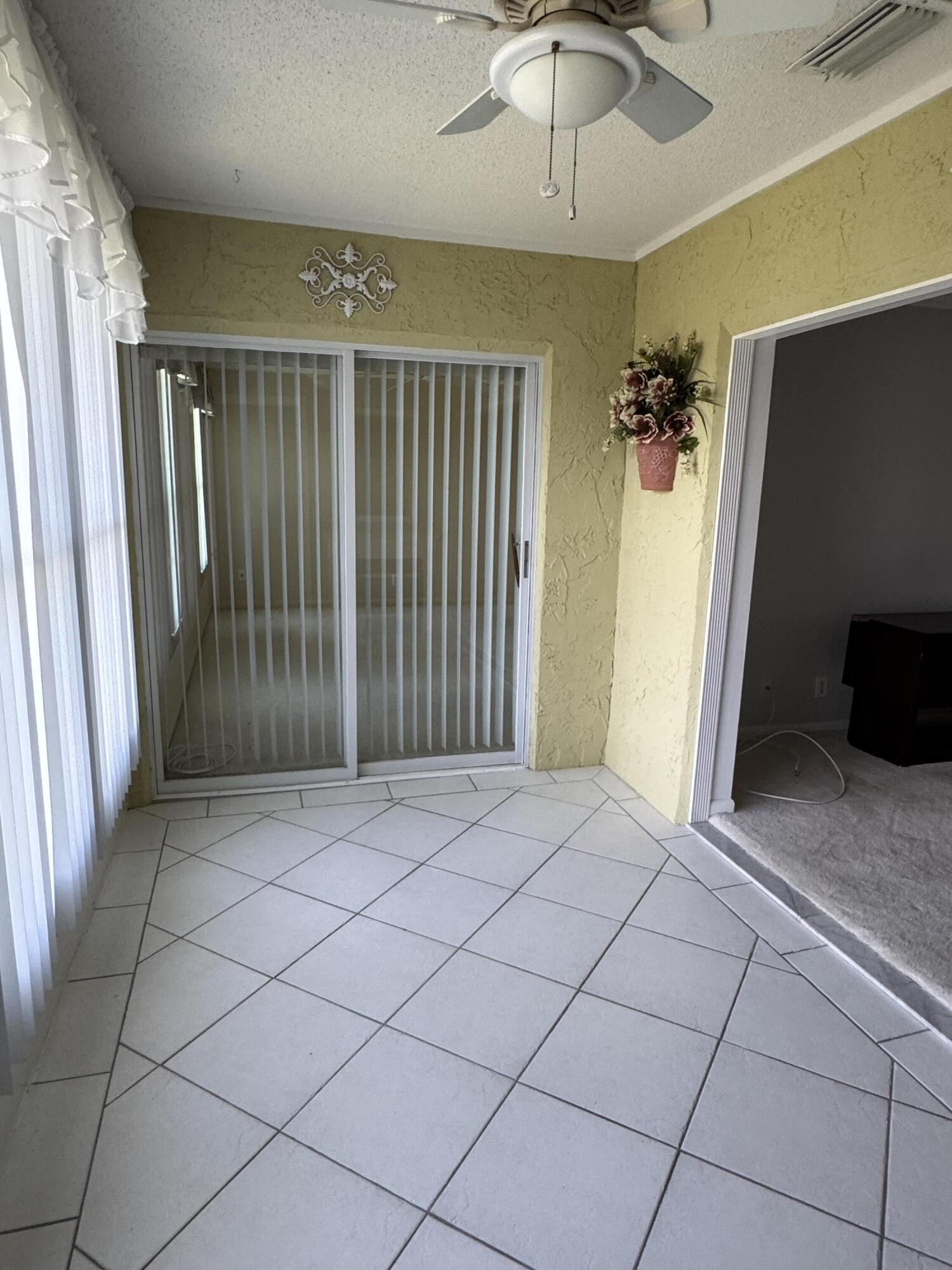TWIN LAKES SOUTH & TOWN VILLAS CONDO - Residential