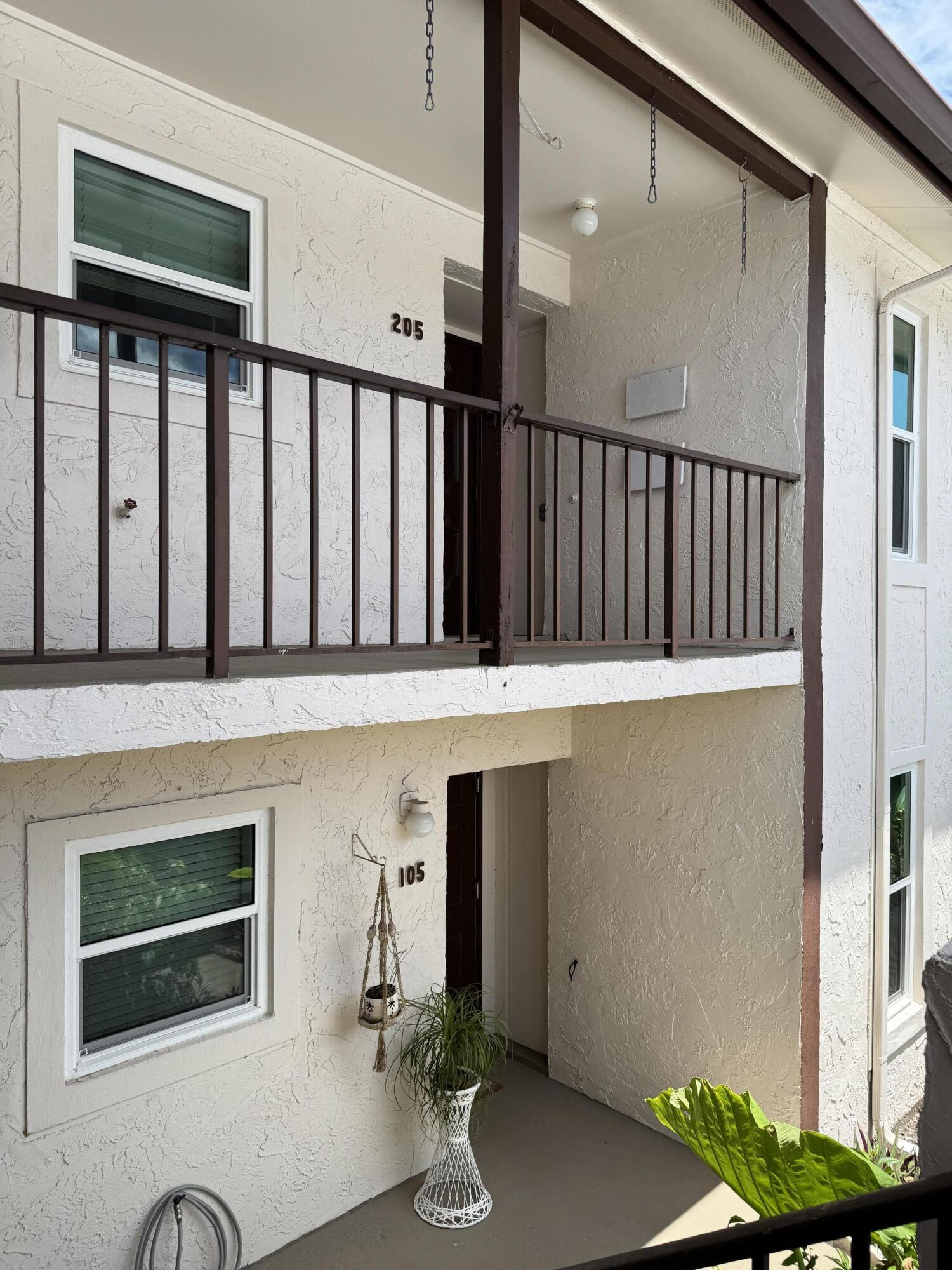 TWIN LAKES SOUTH & TOWN VILLAS CONDO - Residential
