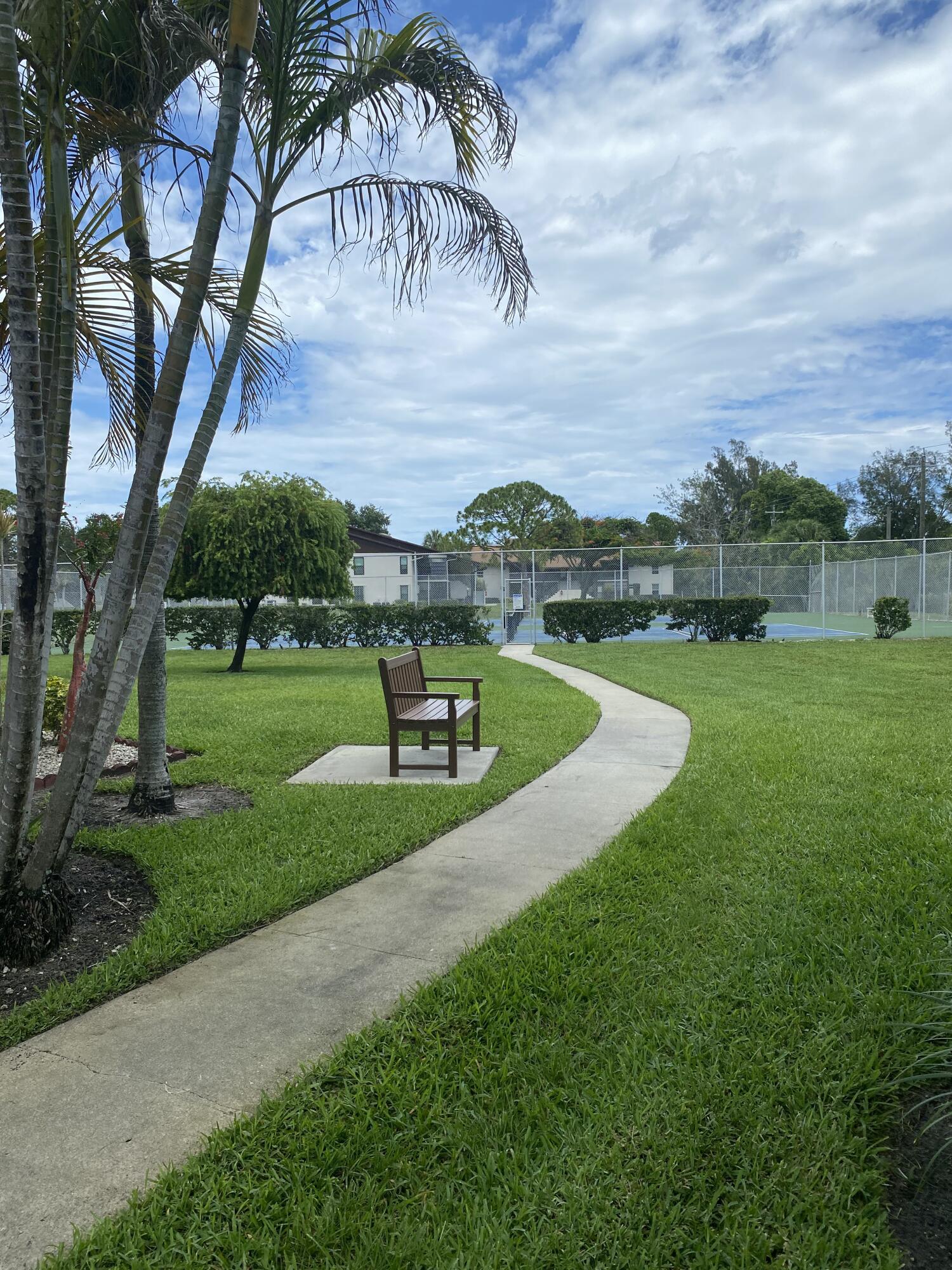 TWIN LAKES SOUTH & TOWN VILLAS CONDO - Residential