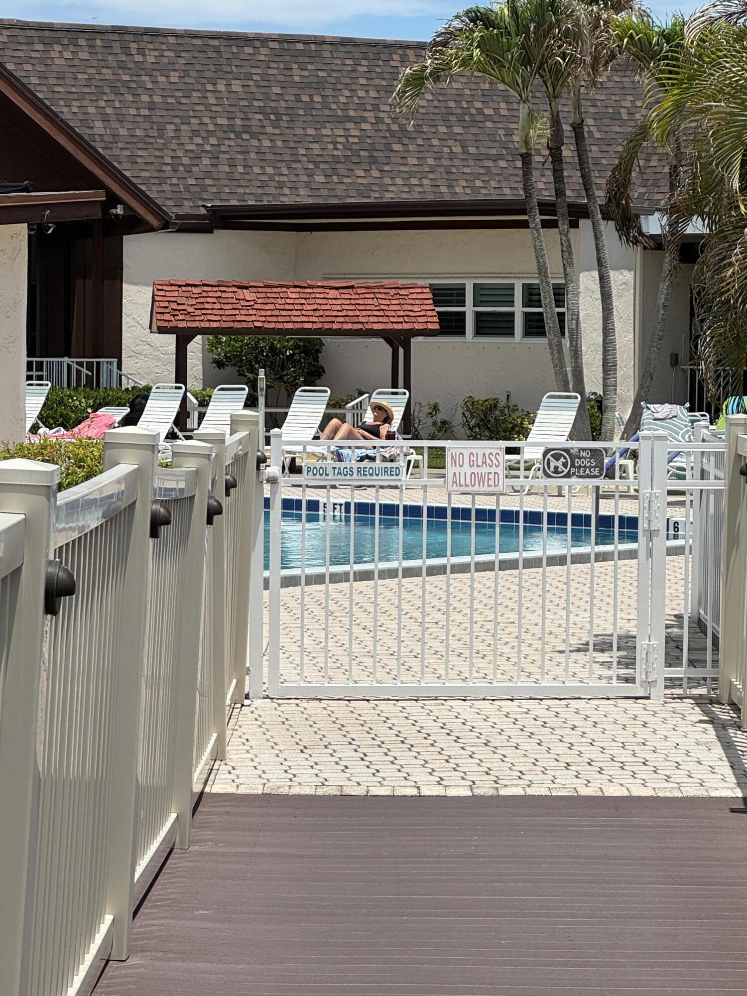 TWIN LAKES SOUTH & TOWN VILLAS CONDO - Residential
