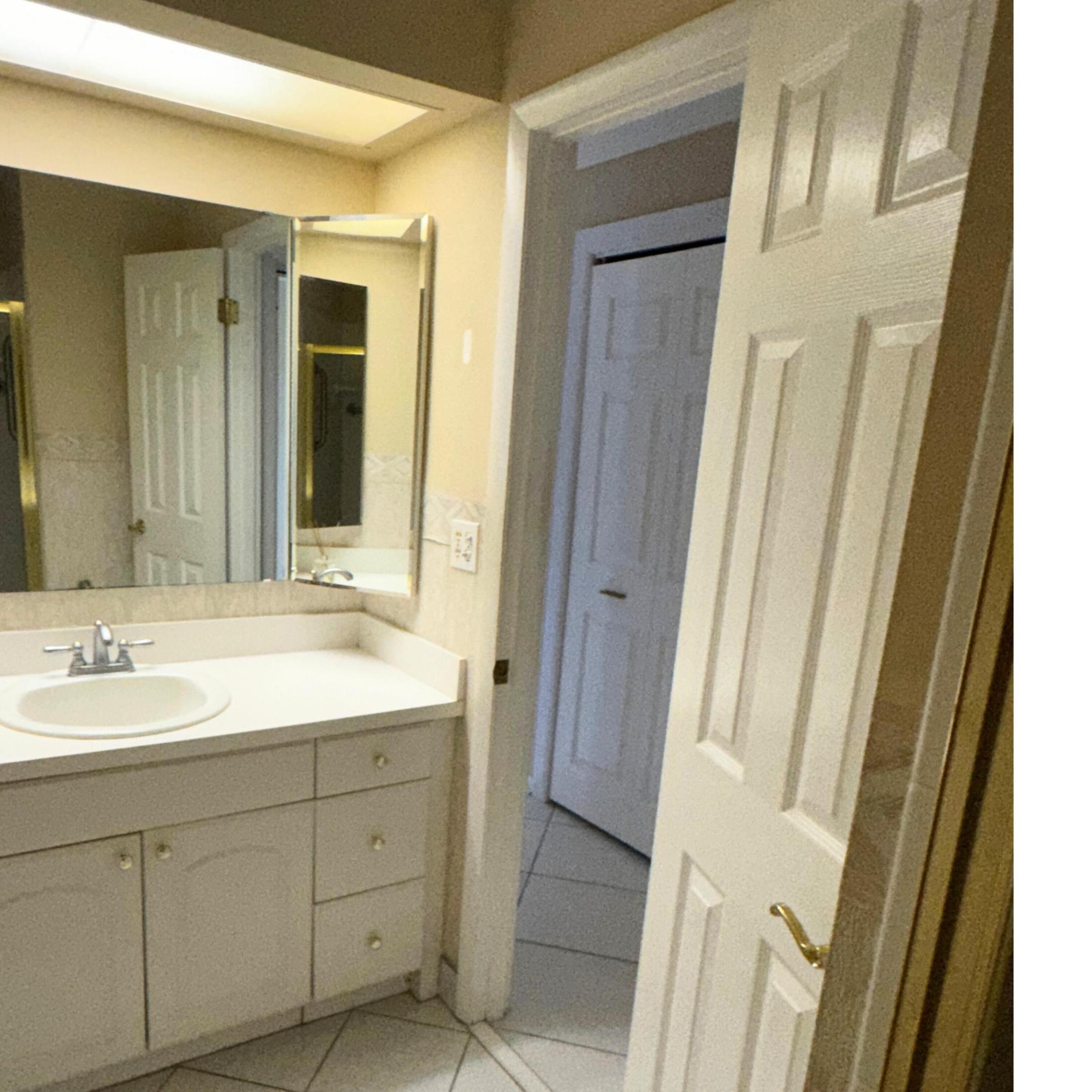 TWIN LAKES SOUTH & TOWN VILLAS CONDO - Residential