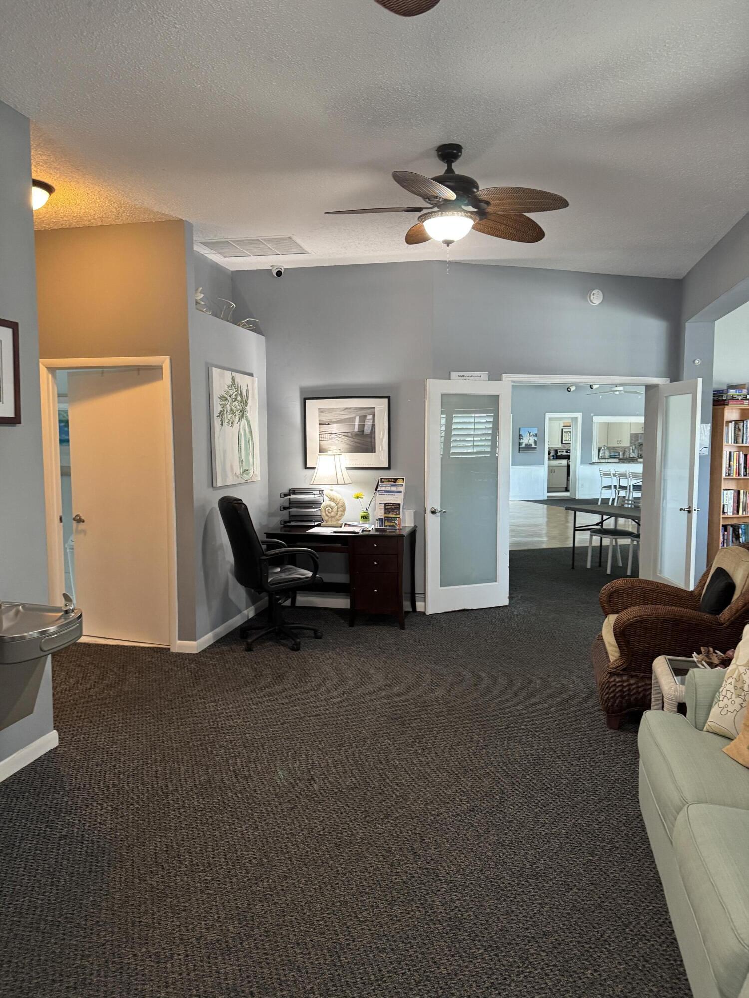 TWIN LAKES SOUTH & TOWN VILLAS CONDO - Residential