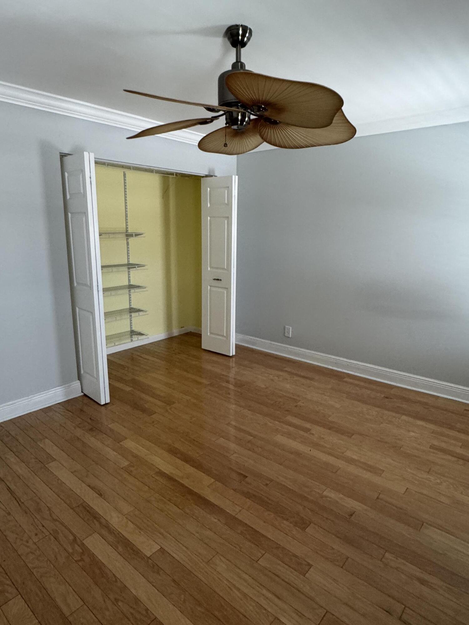 TWIN LAKES SOUTH & TOWN VILLAS CONDO - Residential