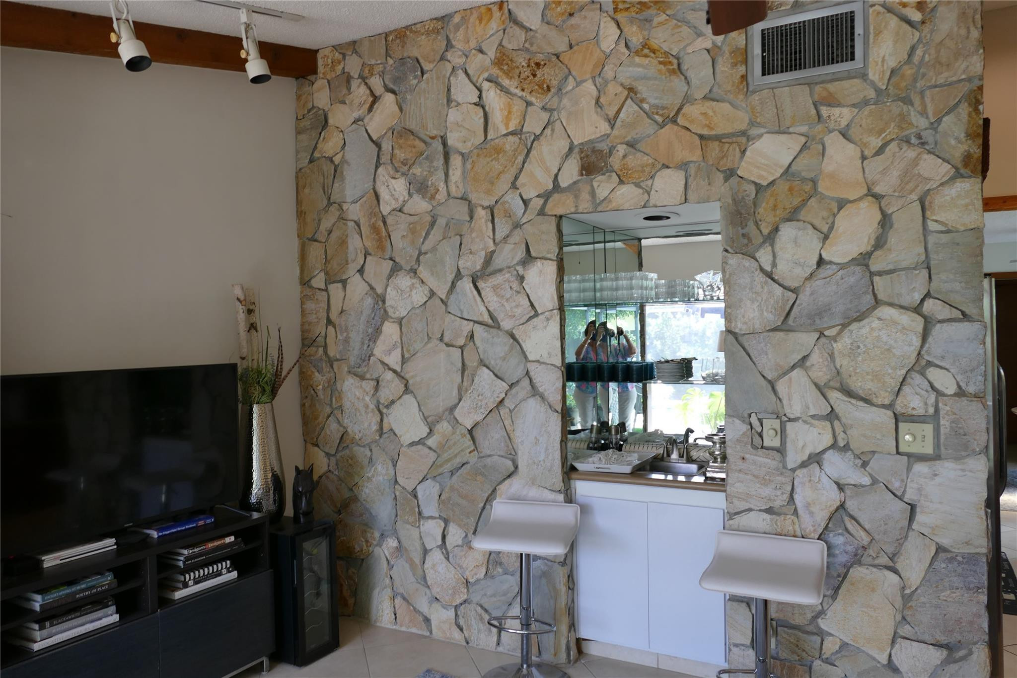 JACARANDA LAKES SECTION SEVEN - Residential Lease