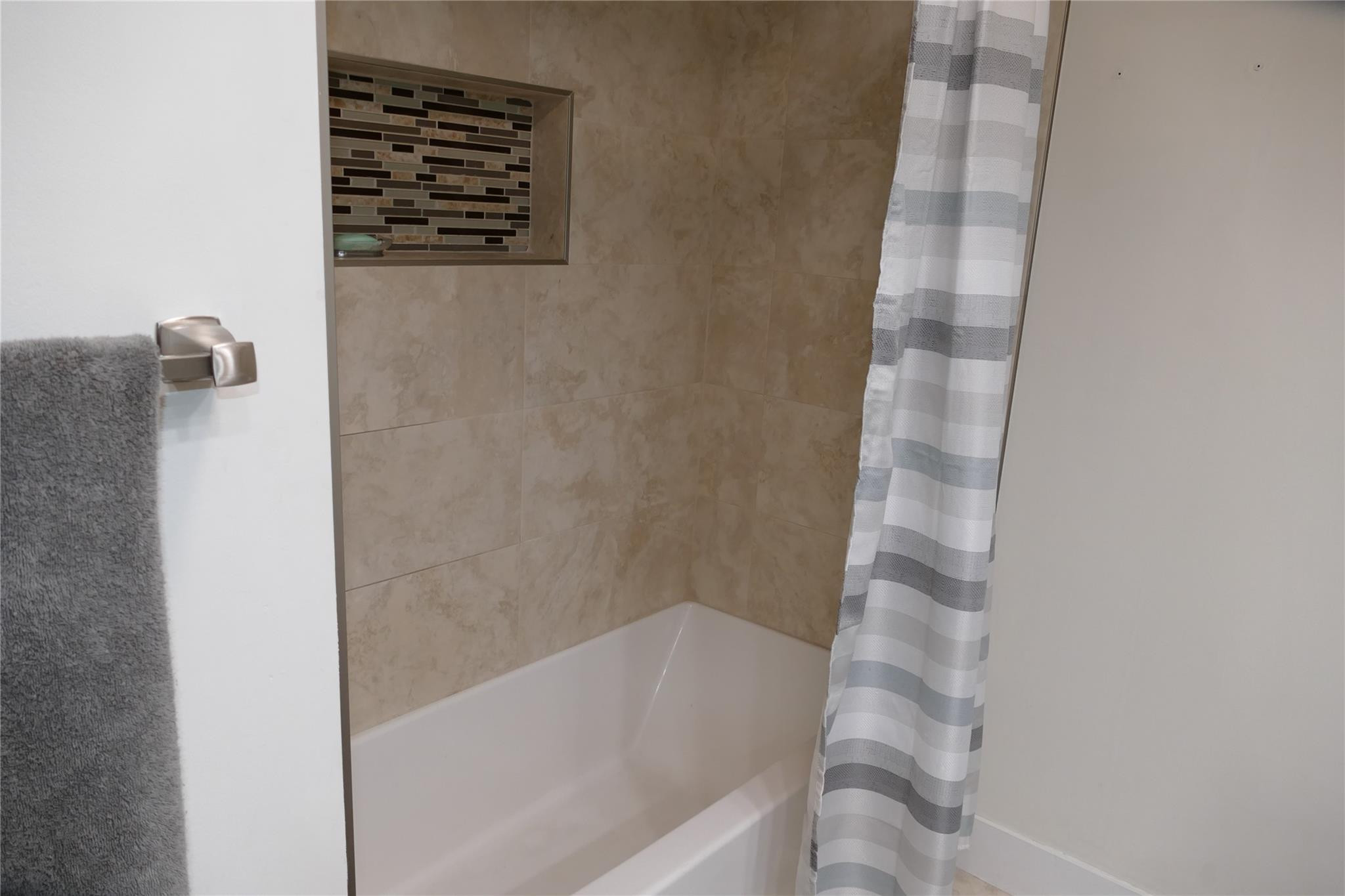 JACARANDA LAKES SECTION SEVEN - Residential Lease