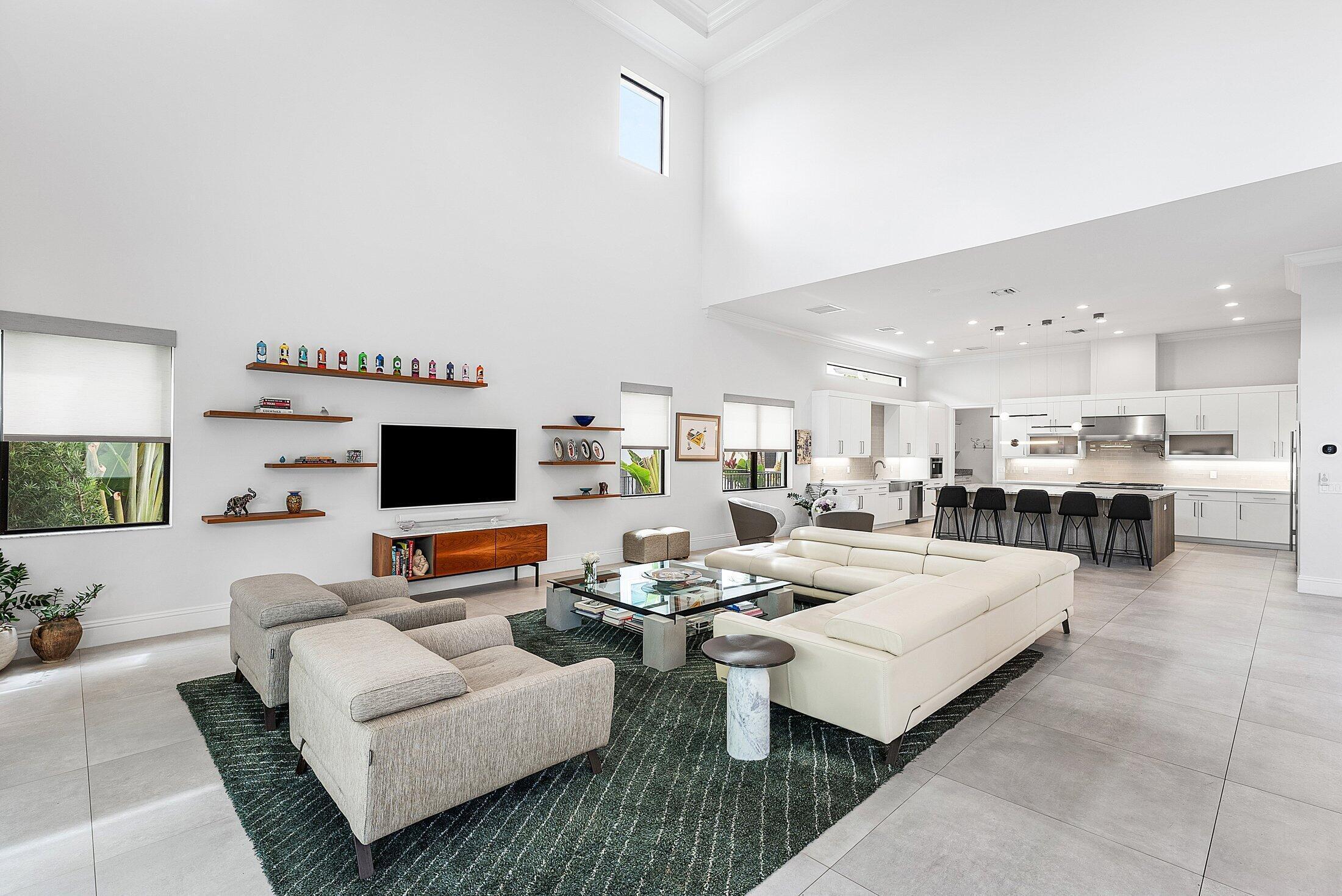 ROYAL PALM POLO - Residential