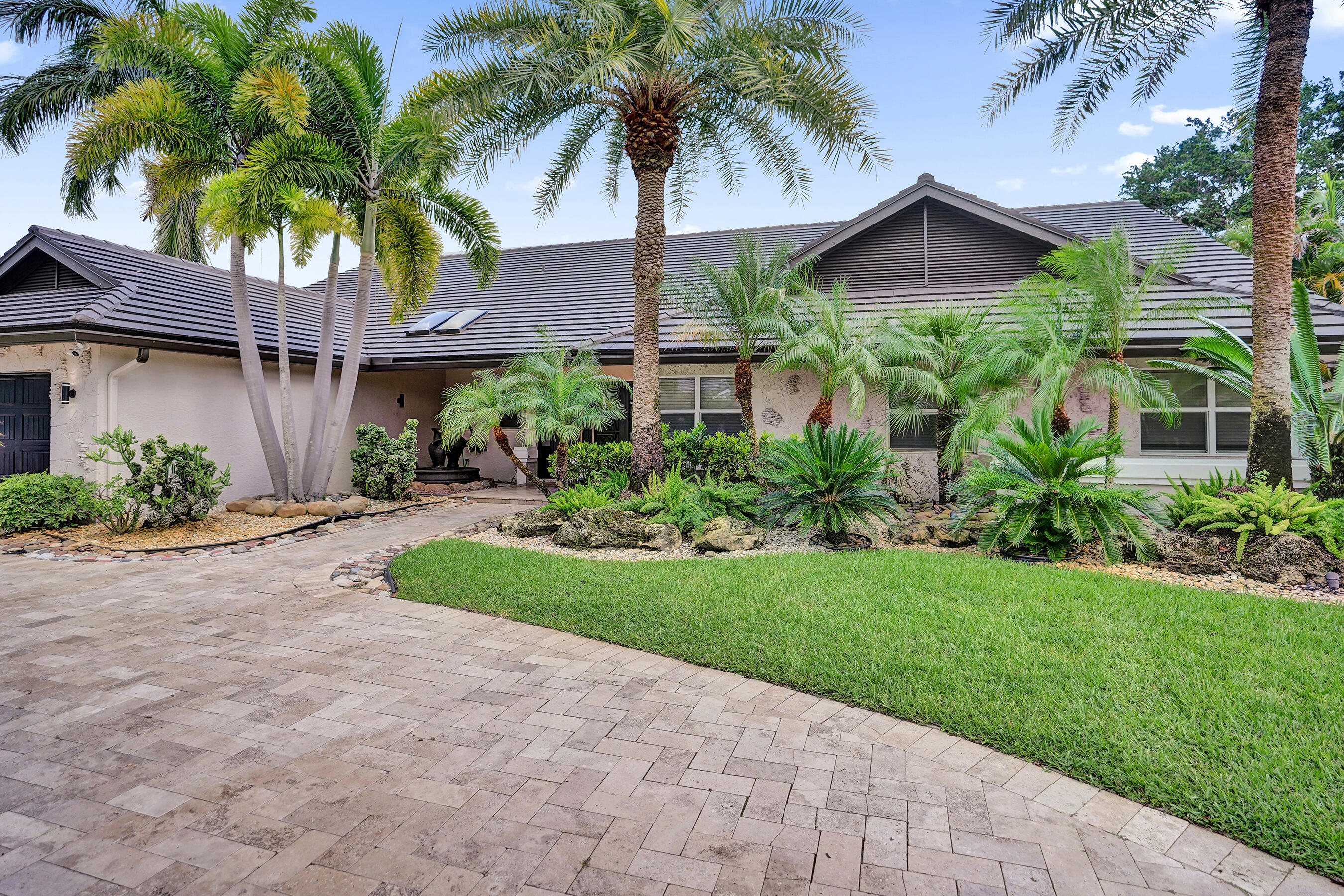 BOCA WOODS COUNTRY CLUB PH 2 - Residential