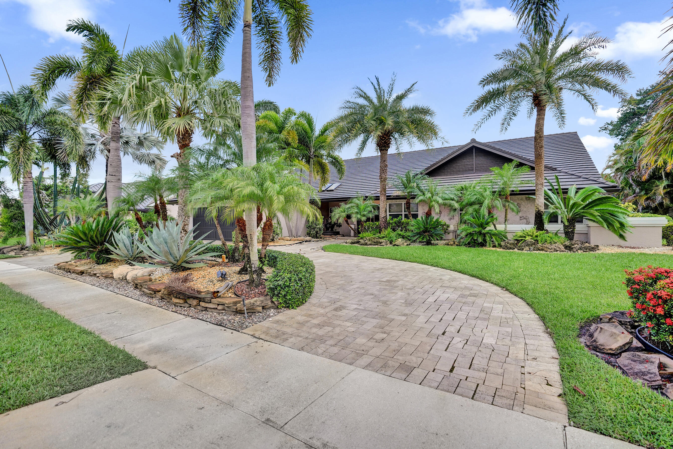 BOCA WOODS COUNTRY CLUB PH 2 - Residential