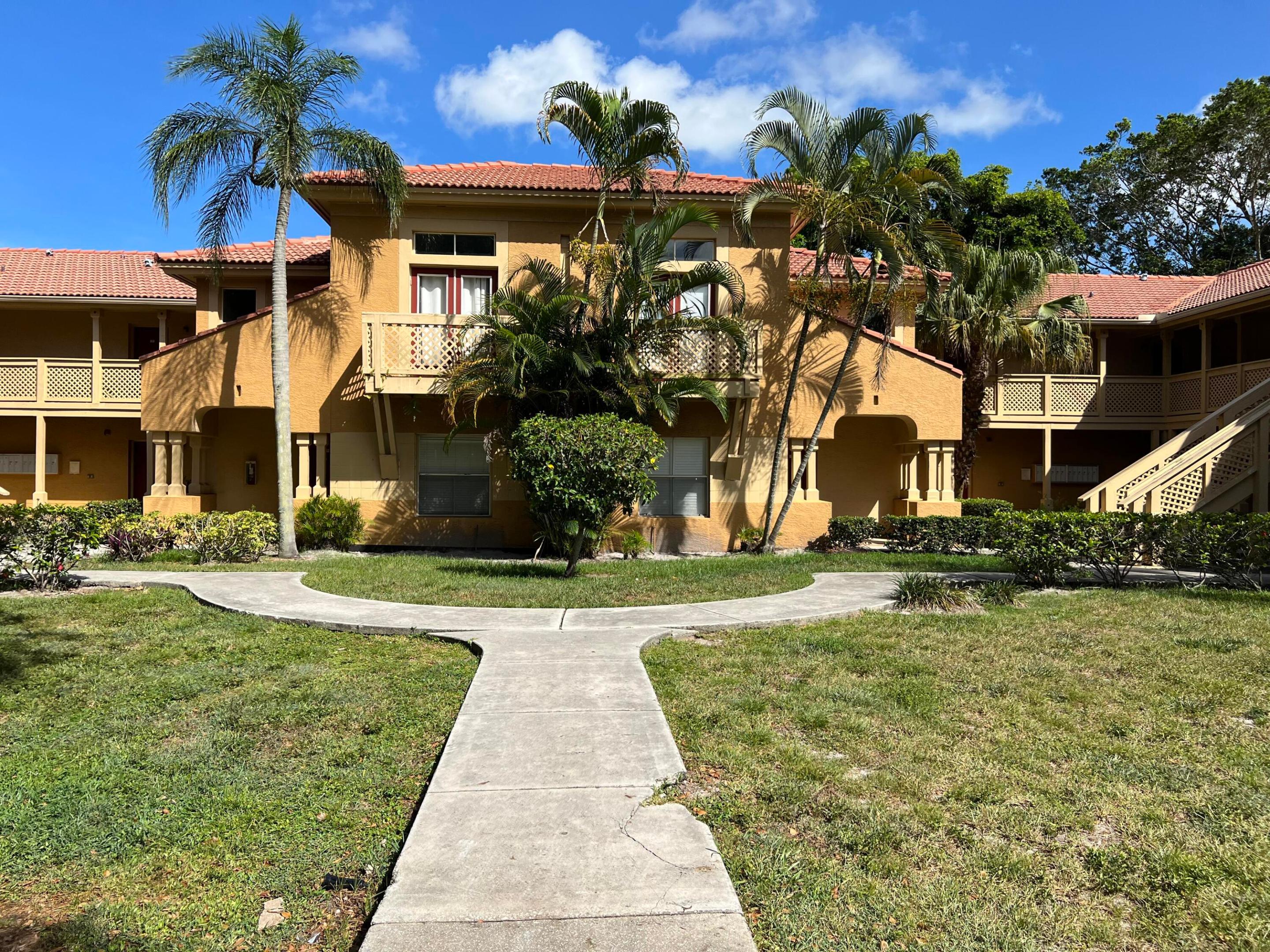 PALM LAKE CONDO - Residential Lease