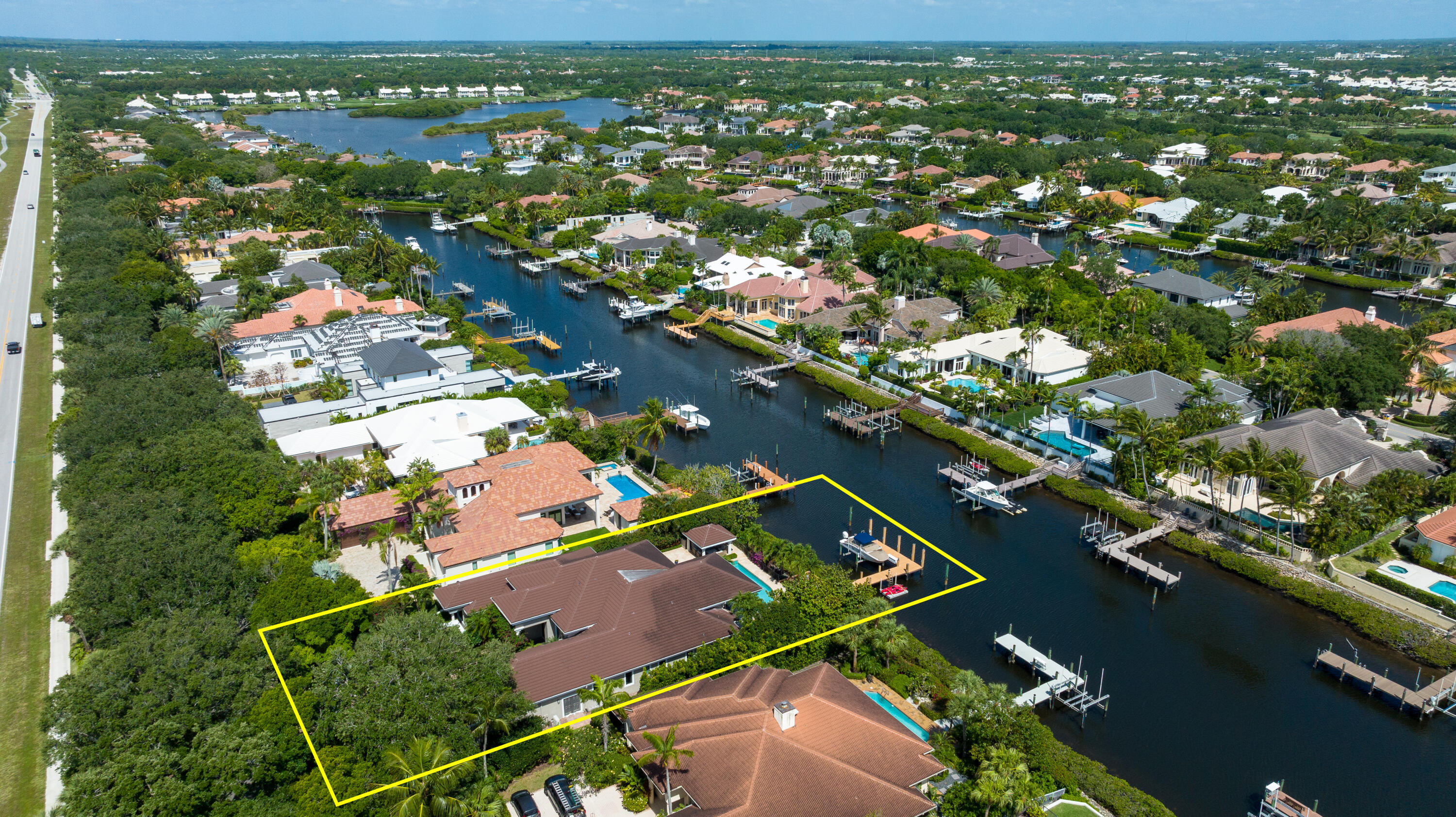 ADMIRALS COVE - Residential