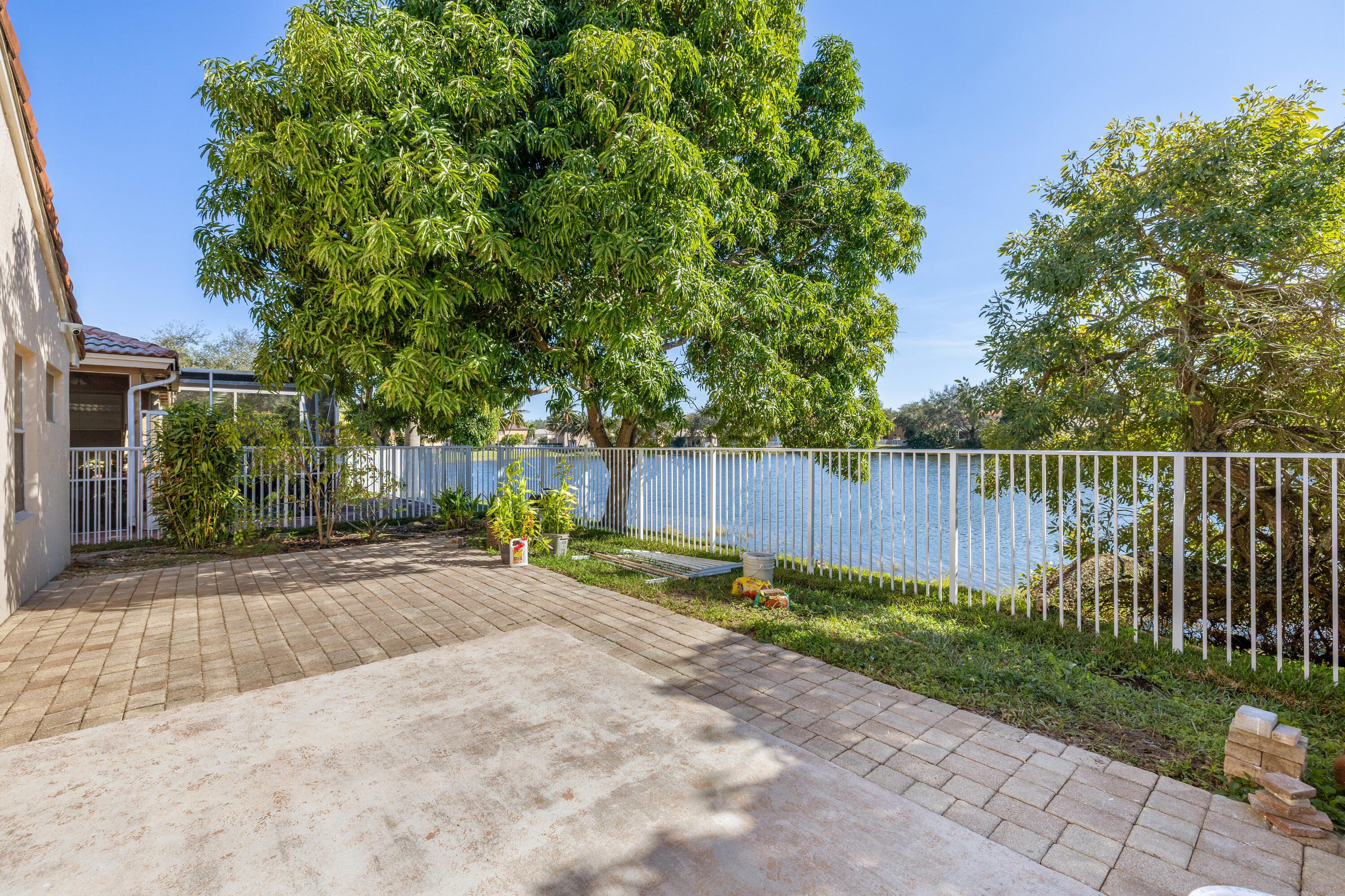 BANYAN TRAILS - Residential