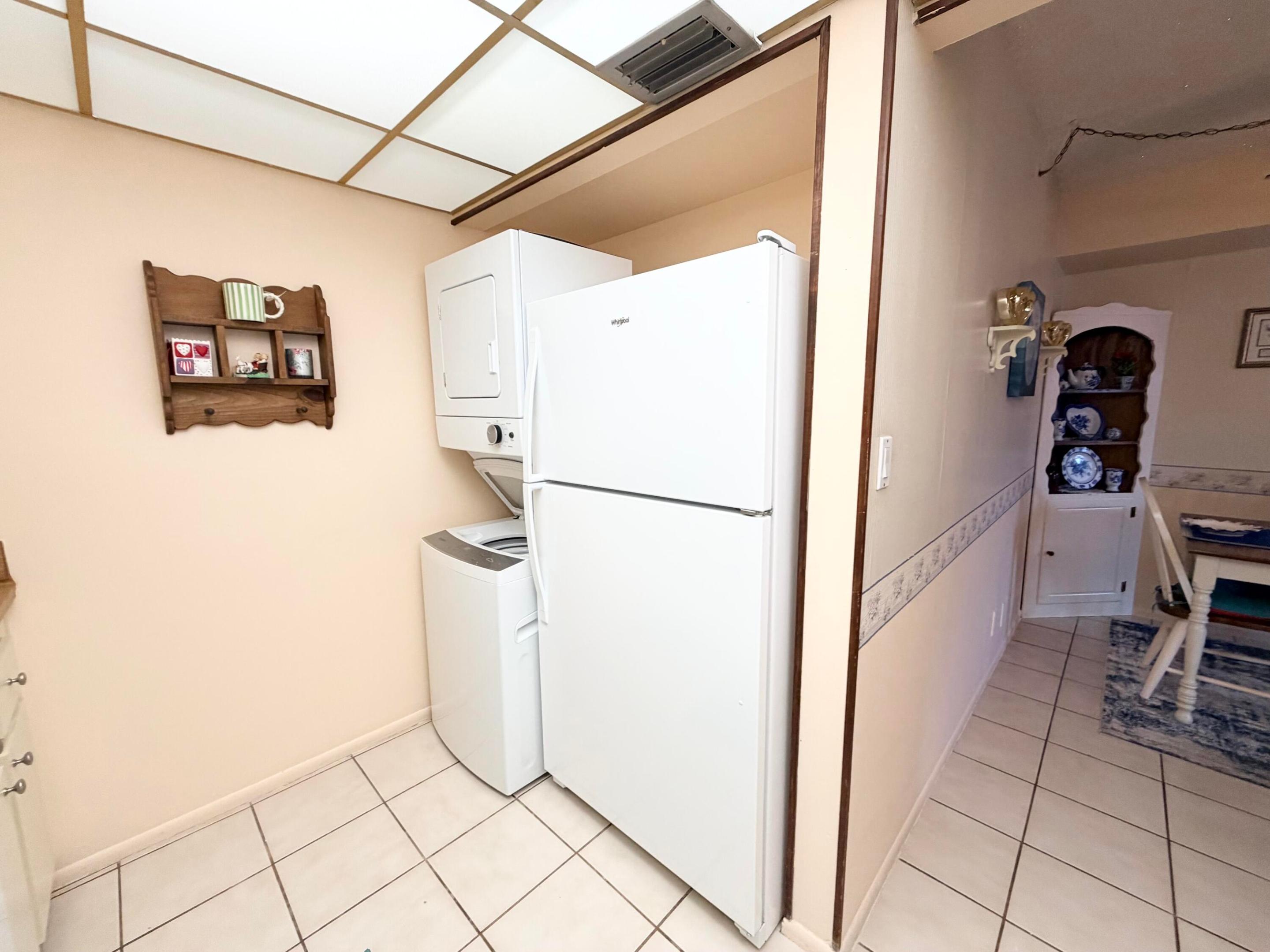 WINDING LAKE AT WELLEBY CONDO - Residential