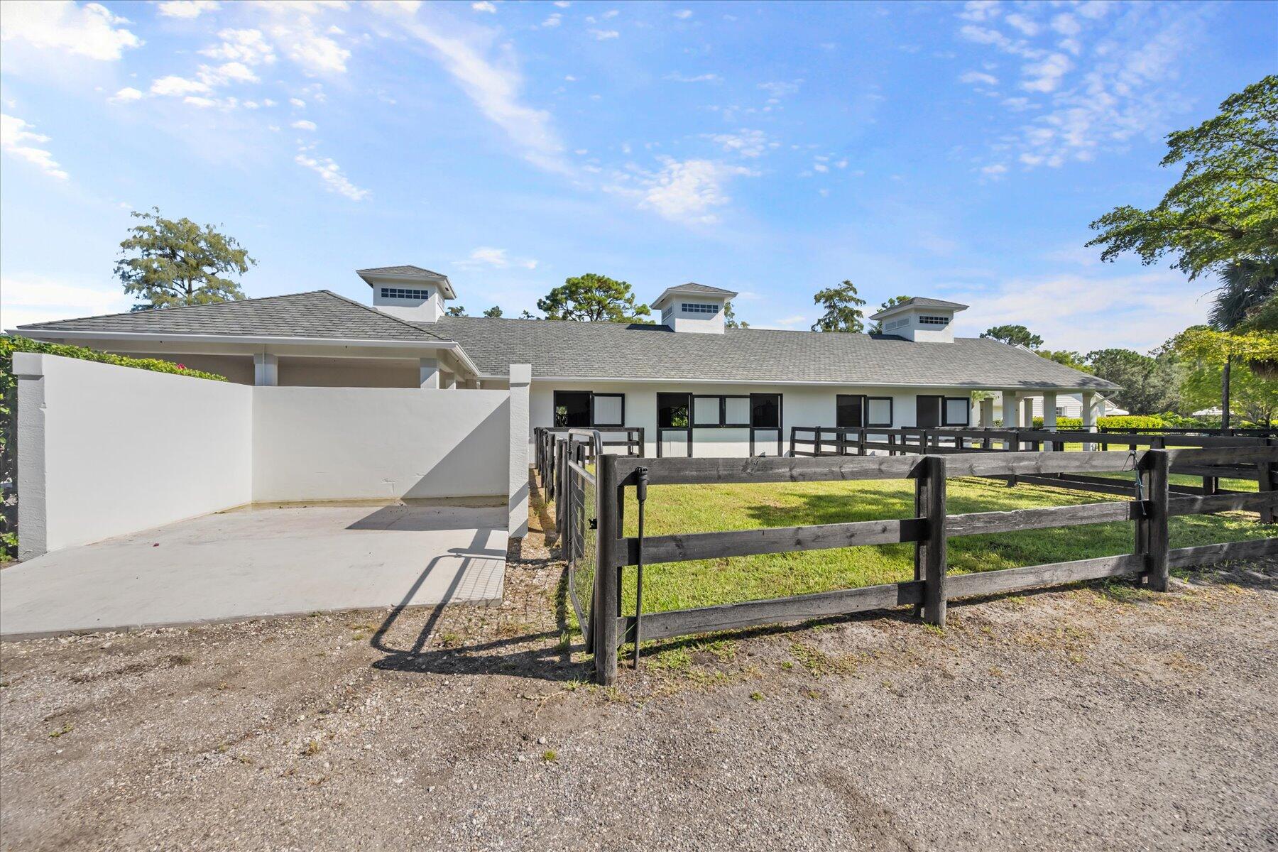 PADDOCK PARK 2 OF WELLINGTON - Residential