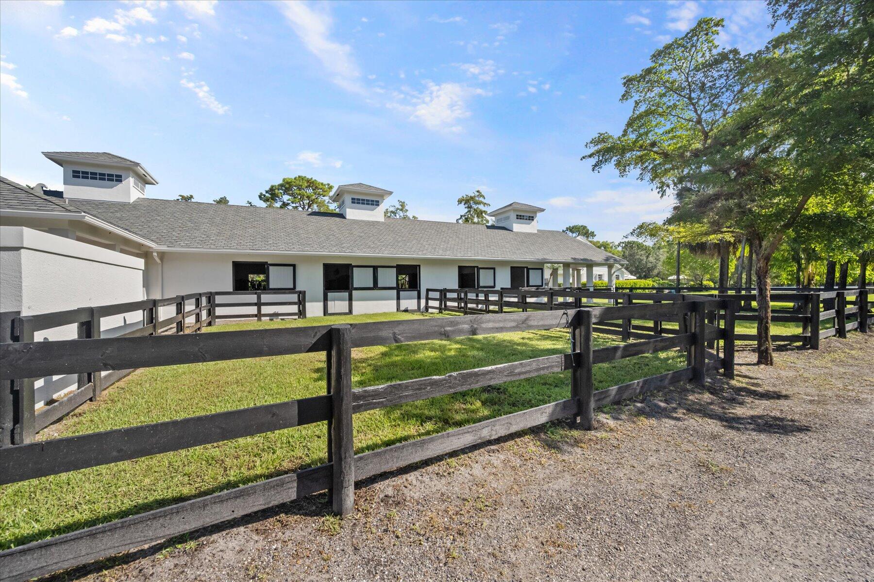 PADDOCK PARK 2 OF WELLINGTON - Residential