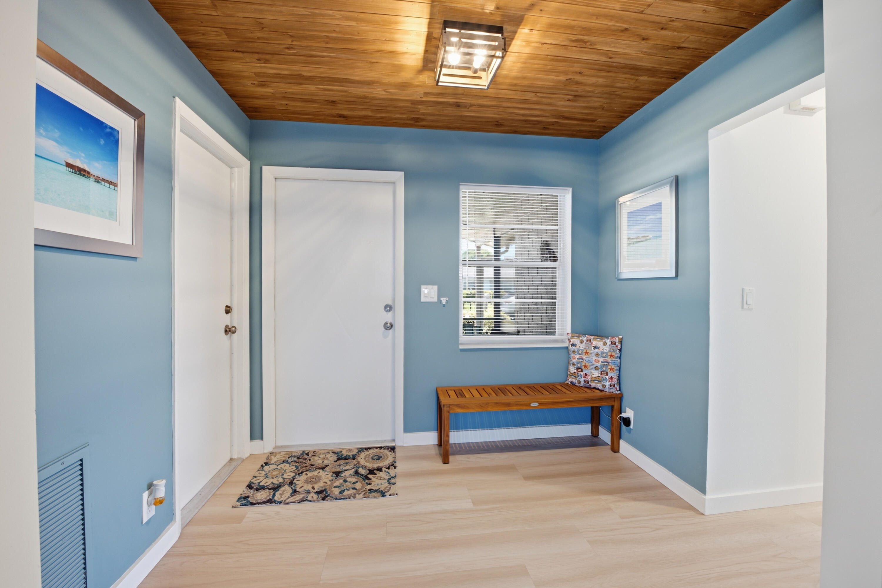 DELRAY VILLAS 5 - Residential