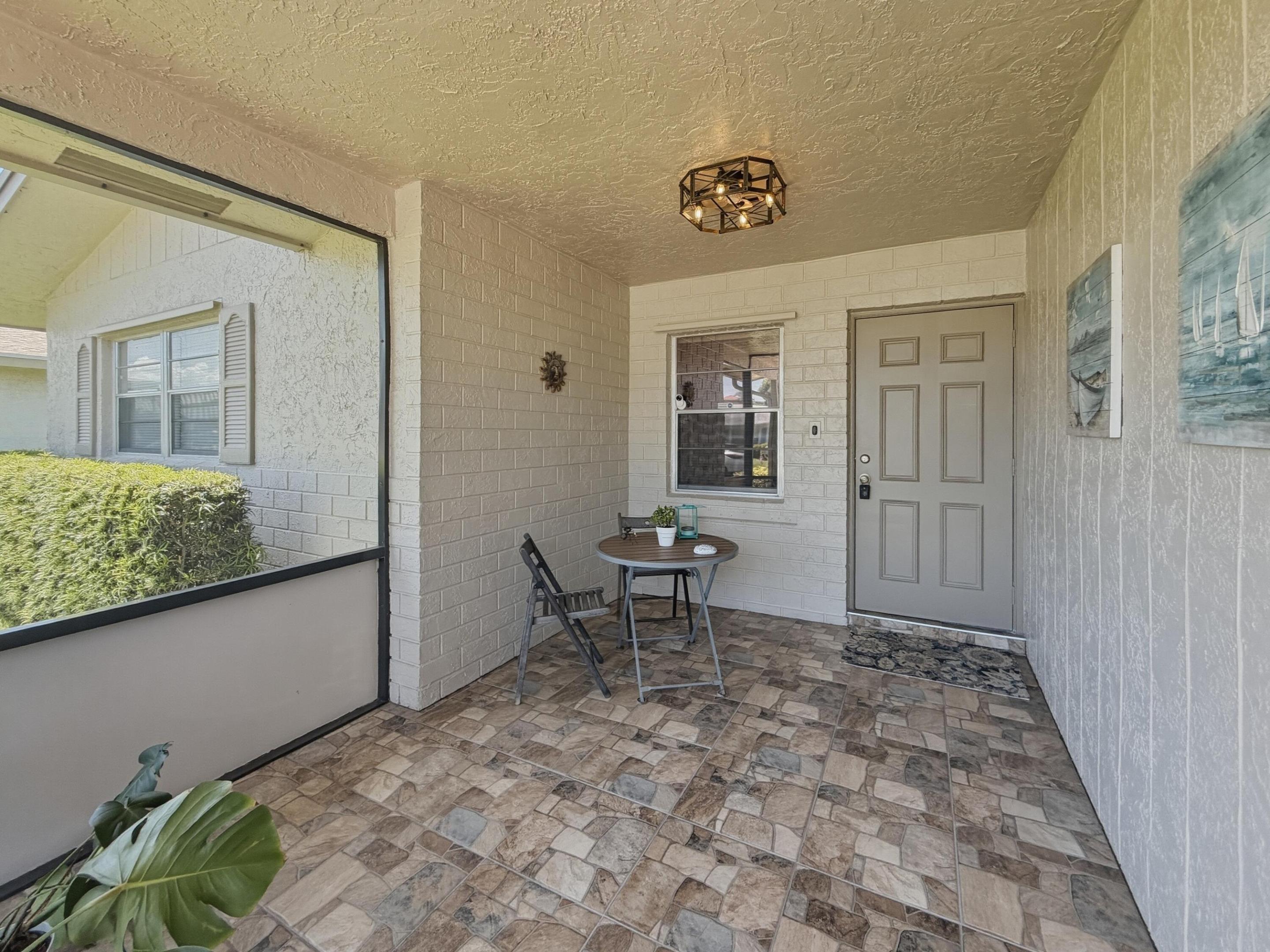 DELRAY VILLAS 5 - Residential