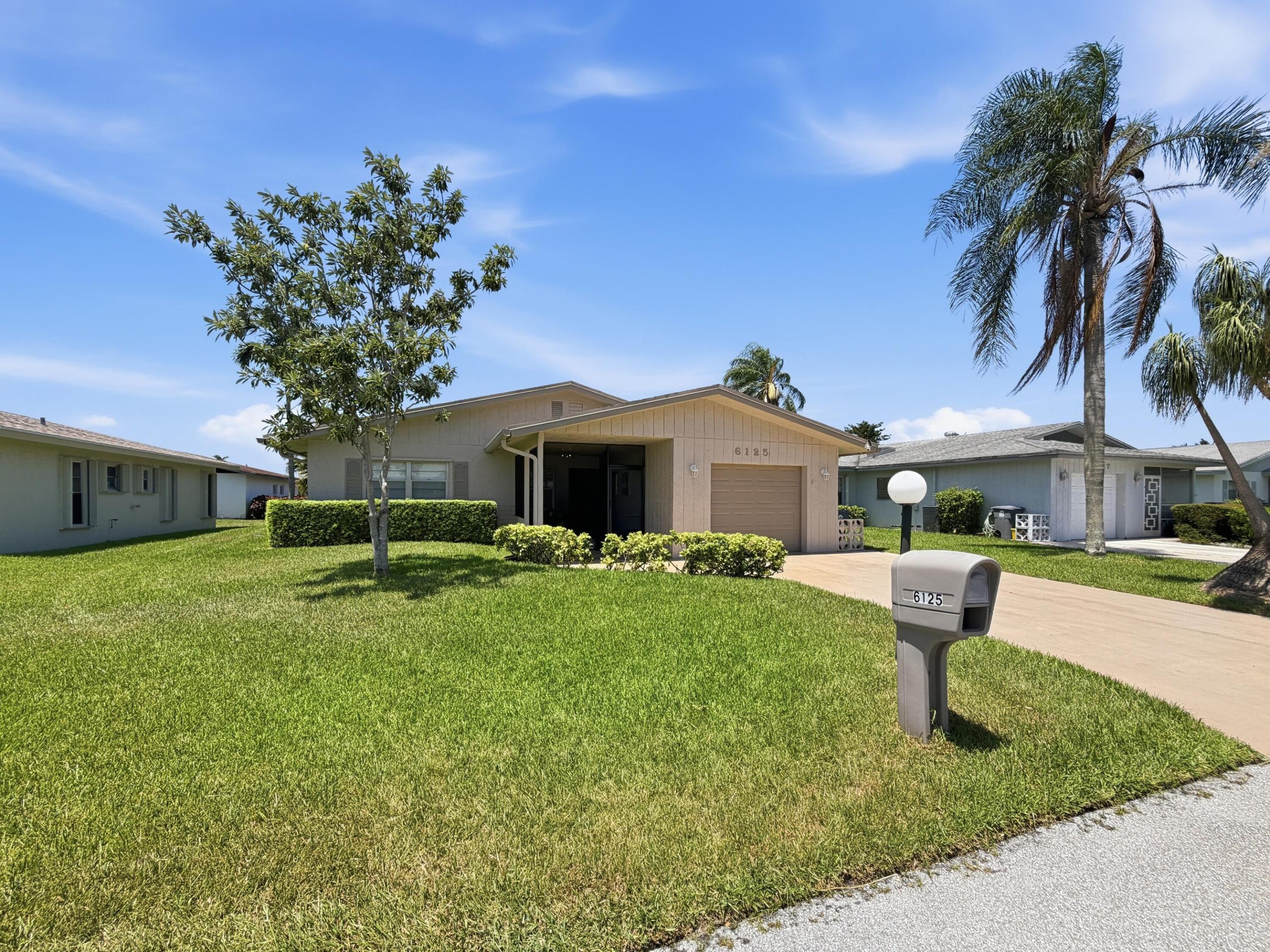 DELRAY VILLAS 5 - Residential