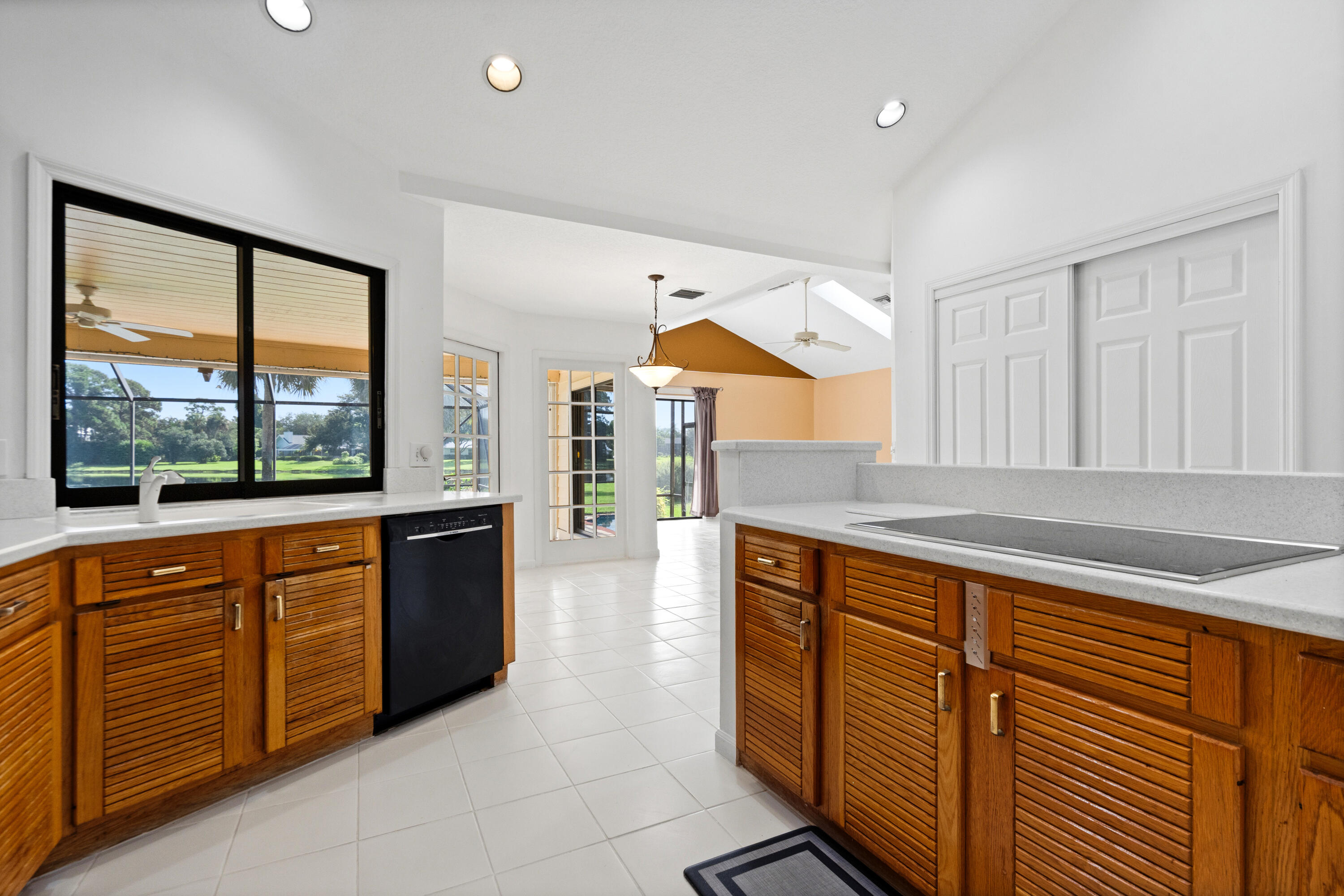 WHISPERING TRAILS - Residential
