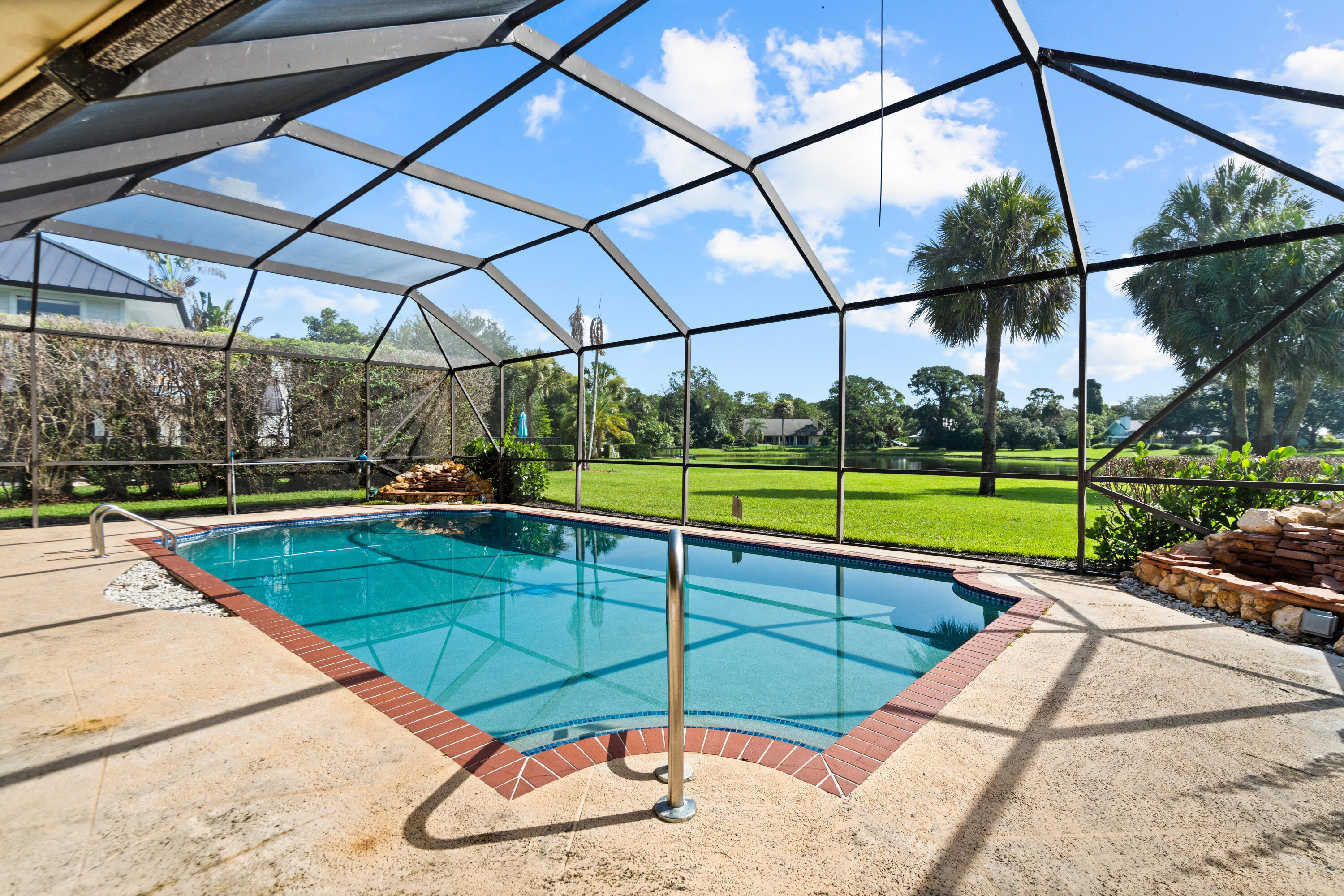 WHISPERING TRAILS - Residential