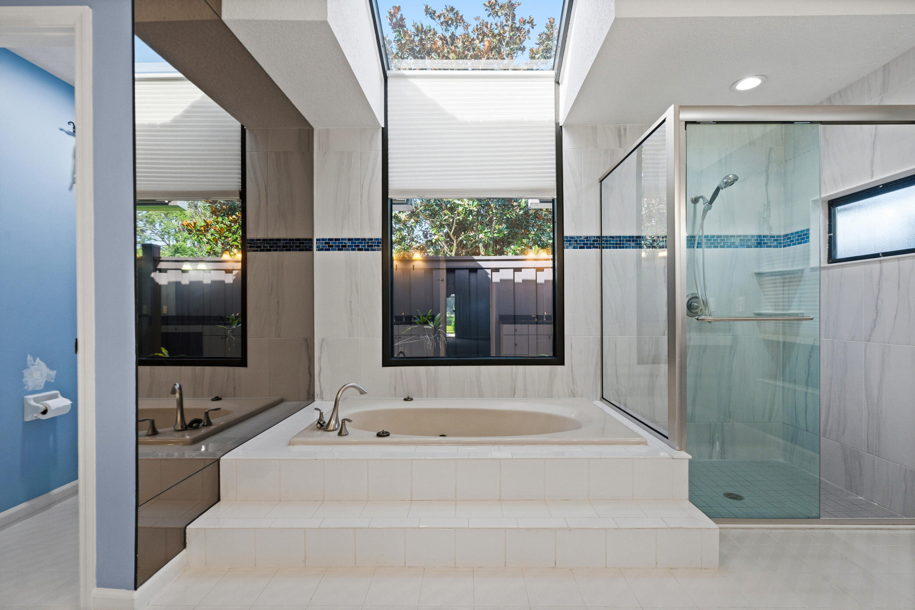 WHISPERING TRAILS - Residential