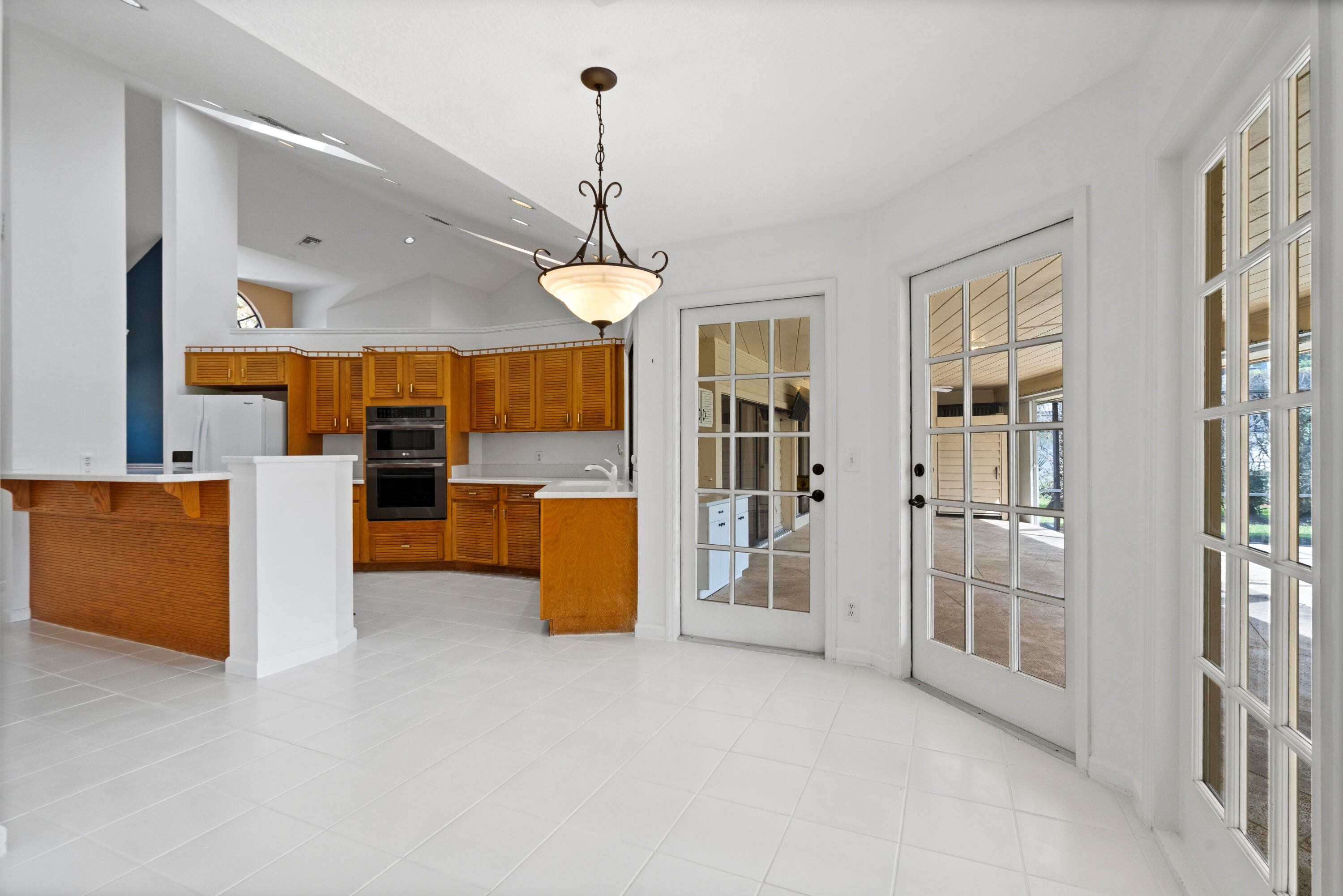 WHISPERING TRAILS - Residential