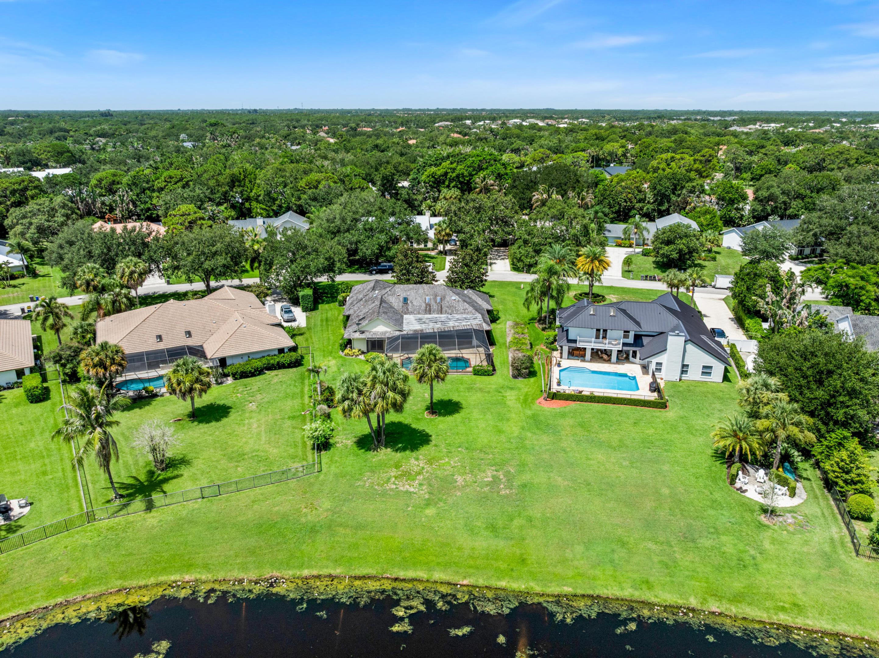 WHISPERING TRAILS - Residential