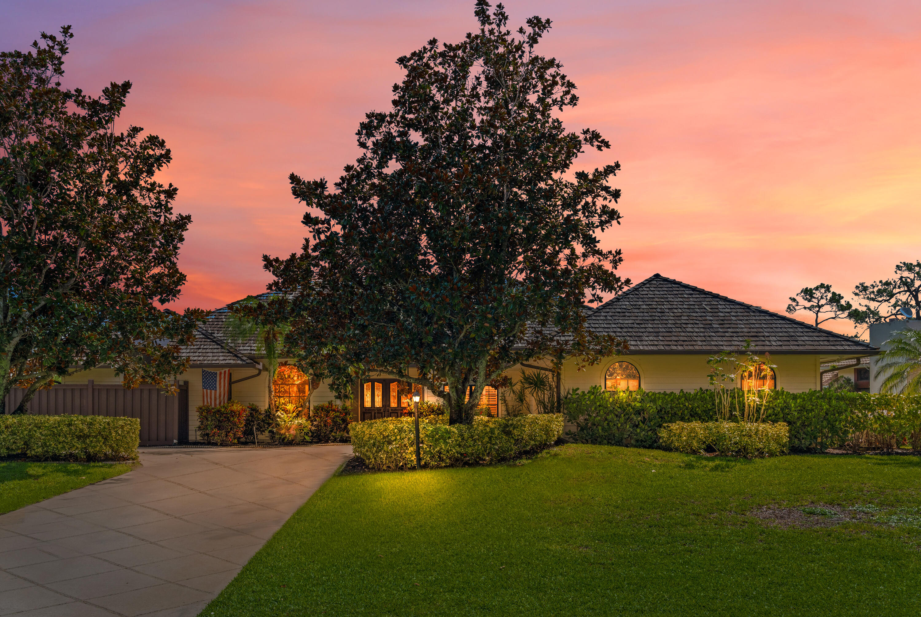 WHISPERING TRAILS - Residential