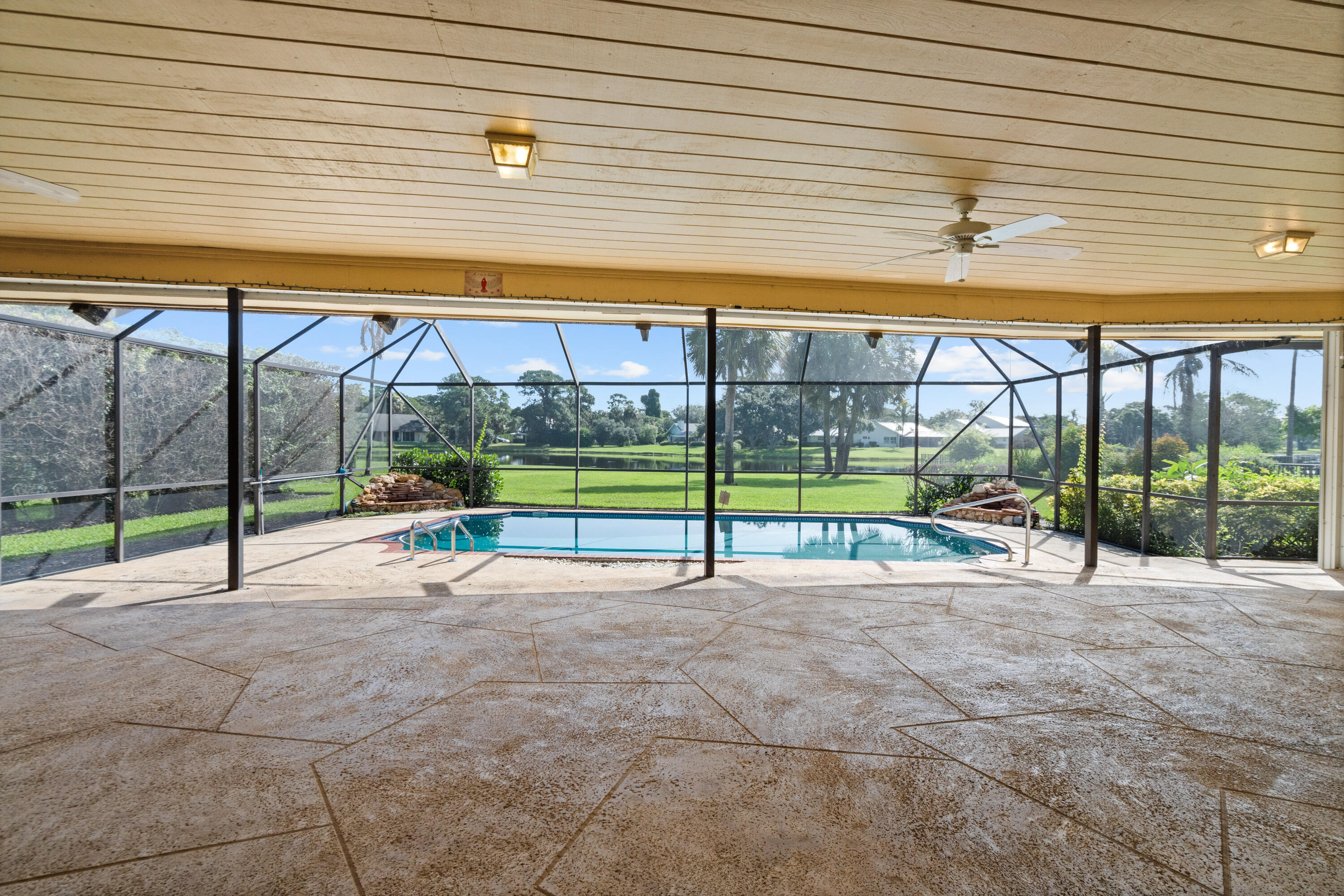 WHISPERING TRAILS - Residential