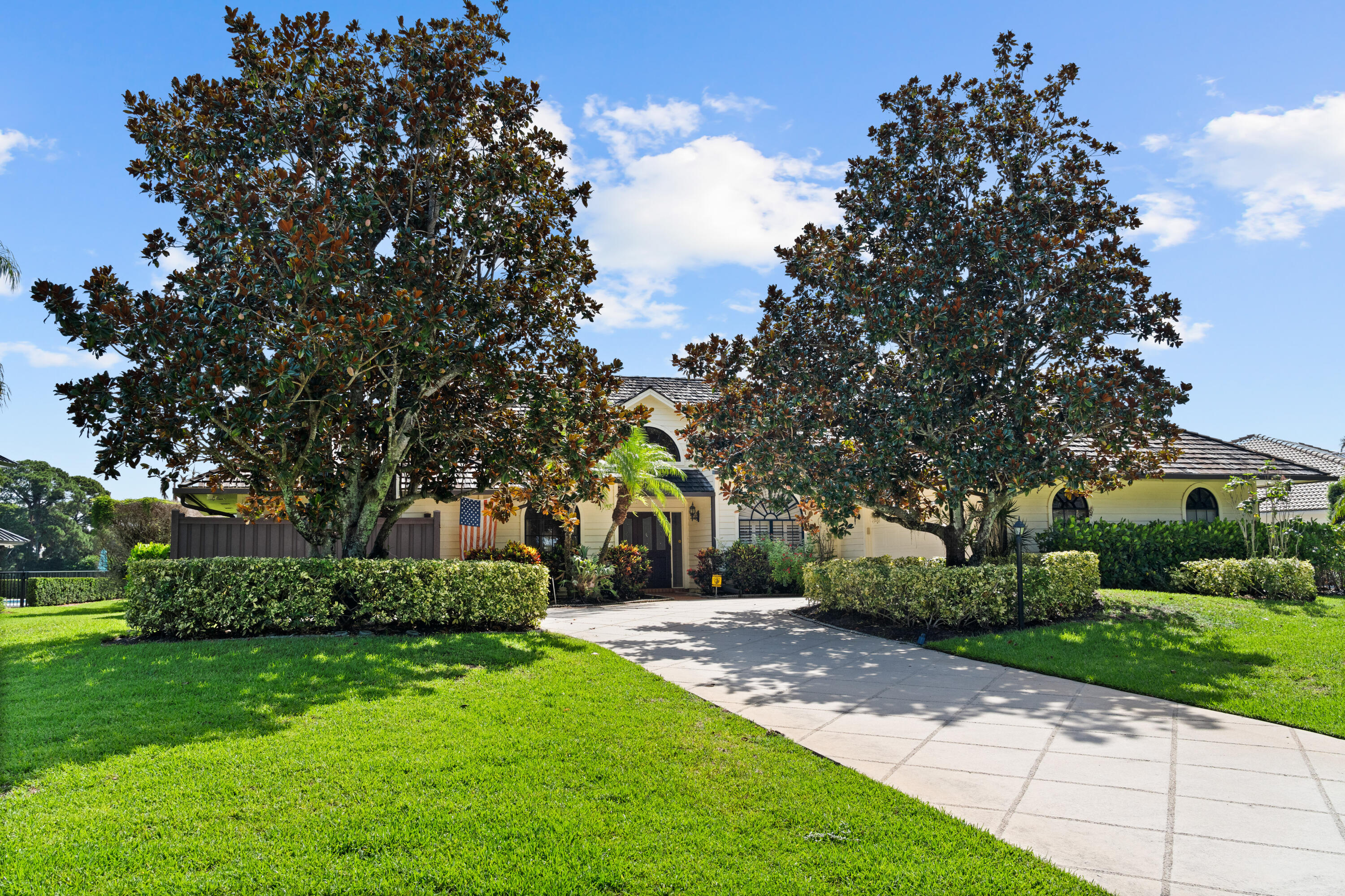 WHISPERING TRAILS - Residential