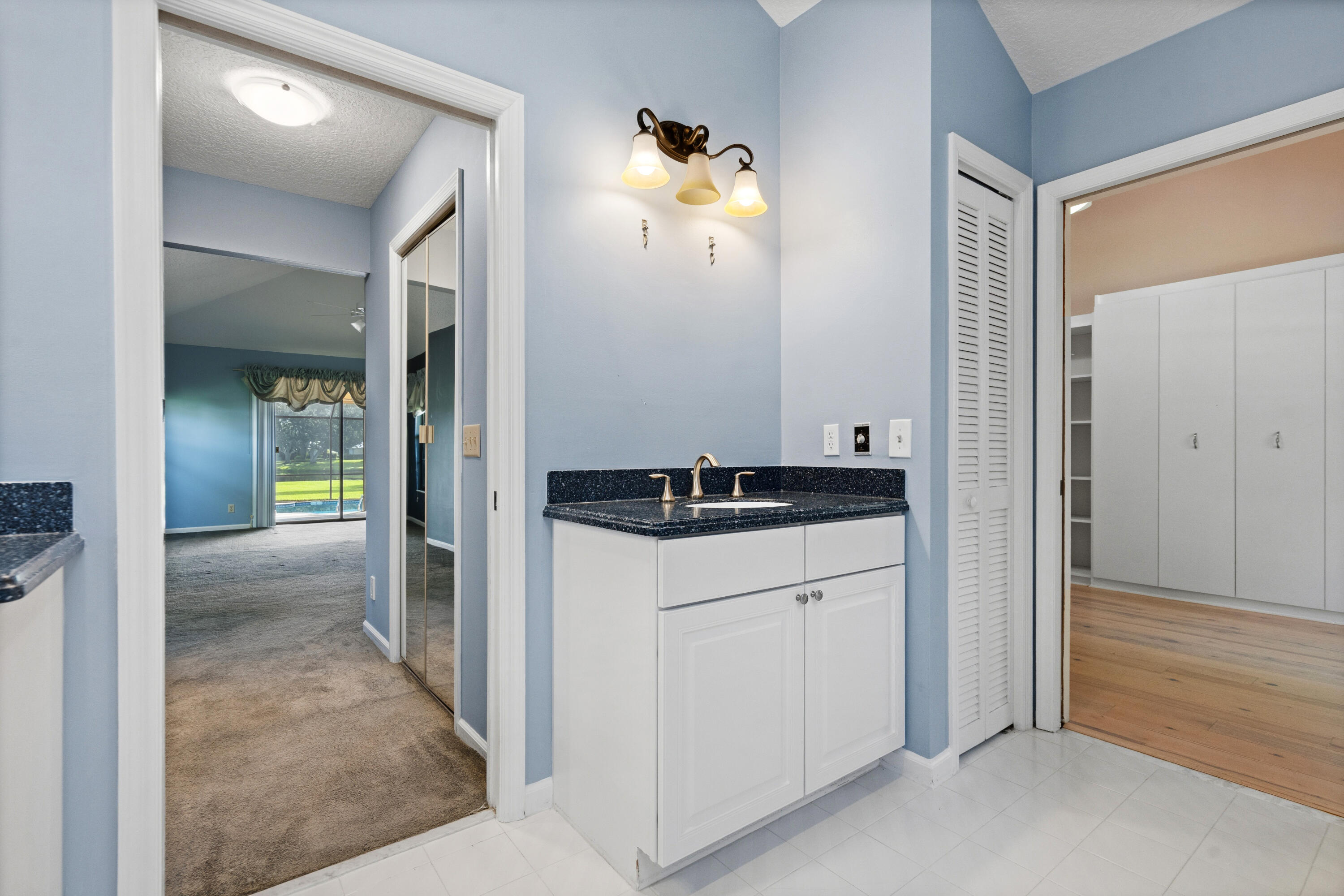 WHISPERING TRAILS - Residential