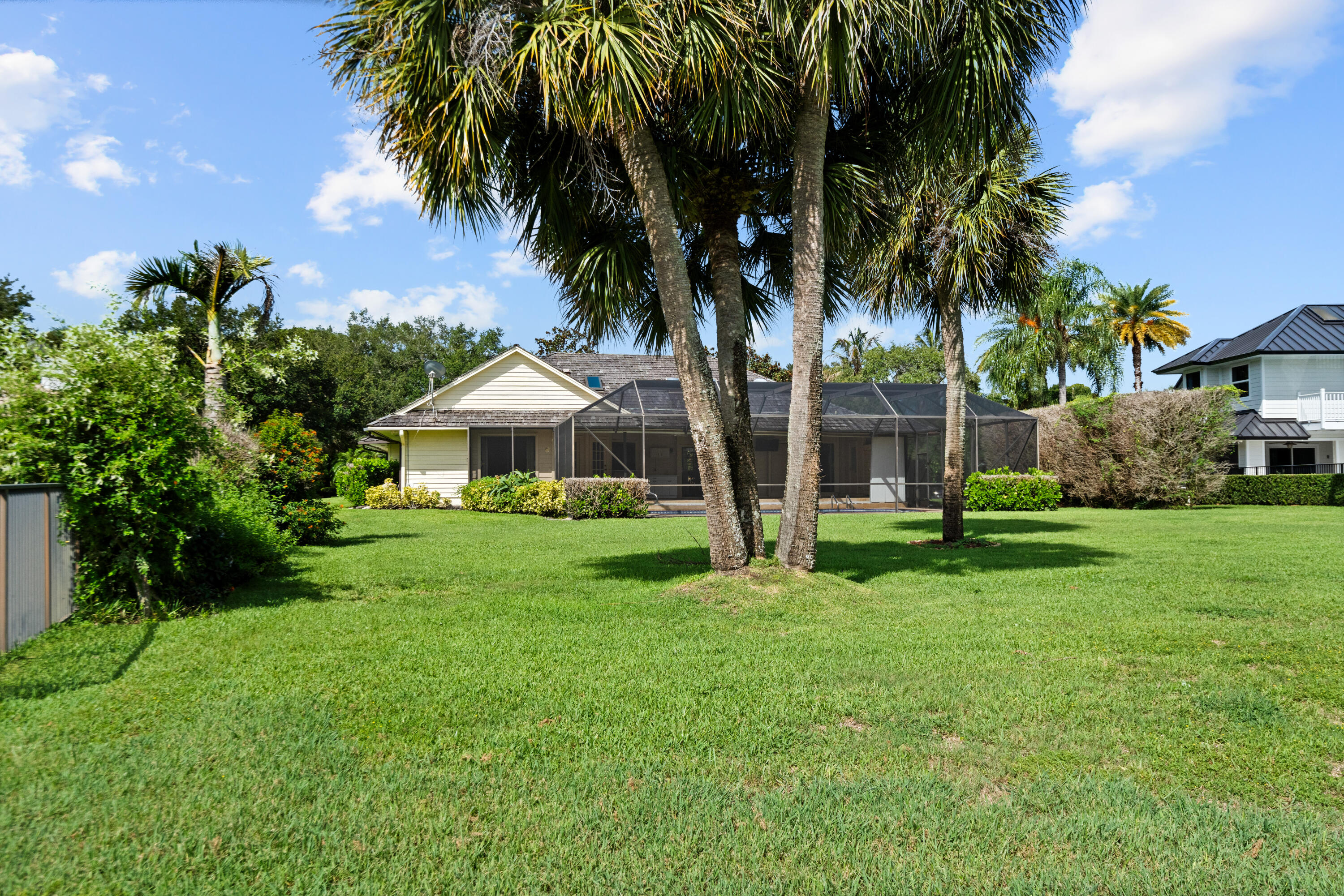 WHISPERING TRAILS - Residential