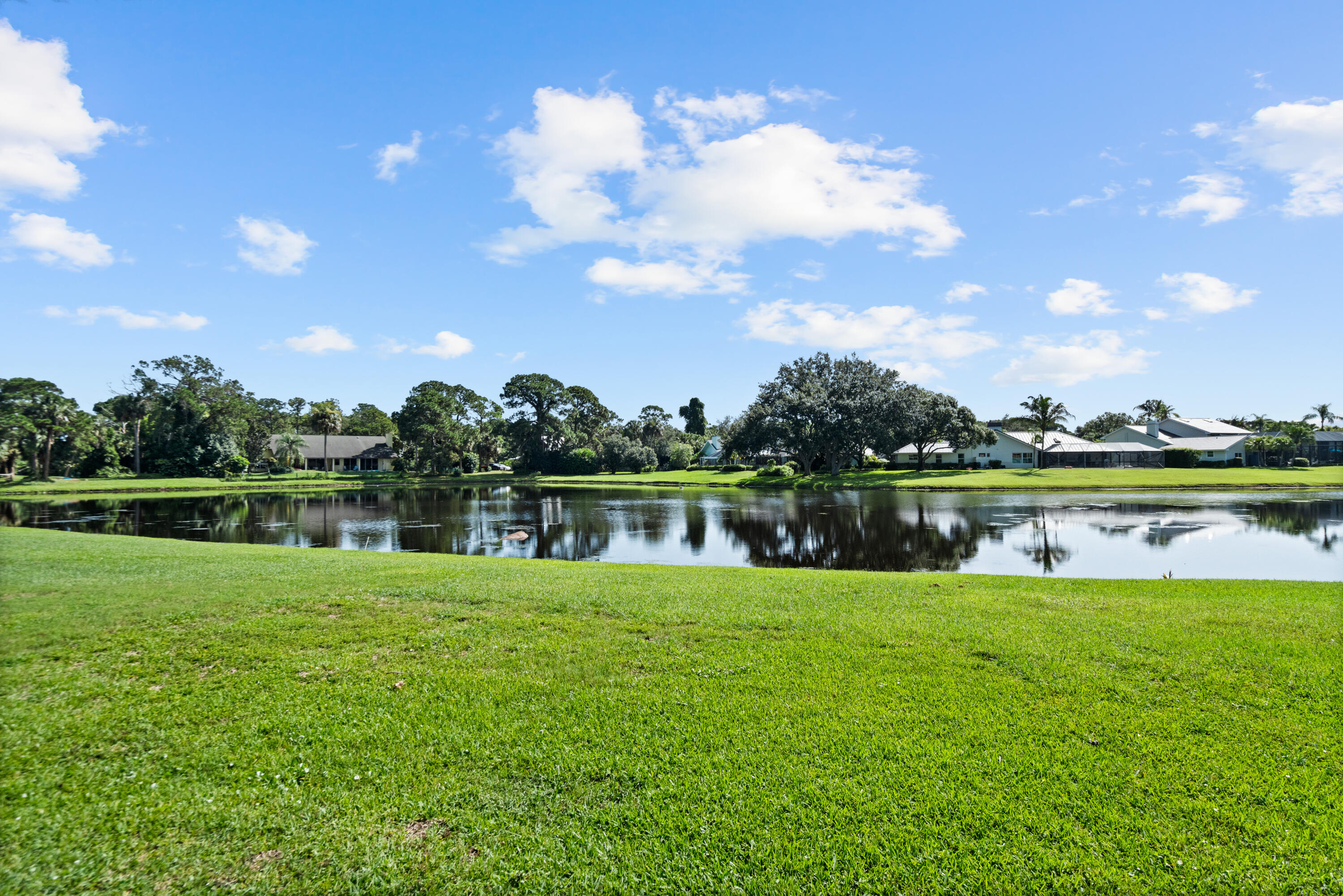 WHISPERING TRAILS - Residential