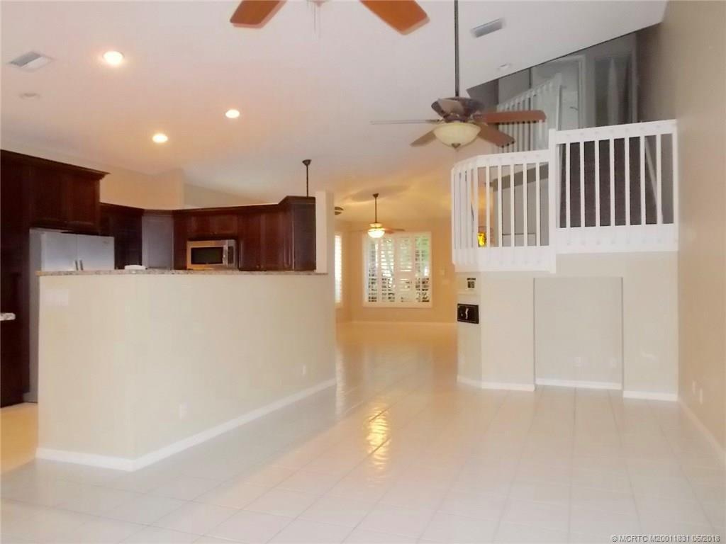 CHARTER CLUB AT MARTIN DOWNS - Residential