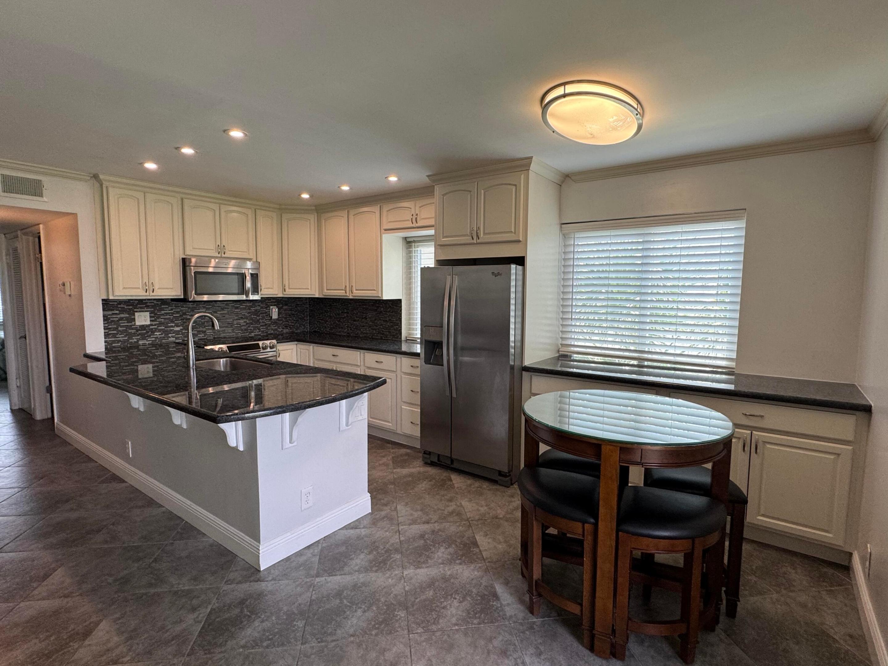 KINGS POINT - Residential
