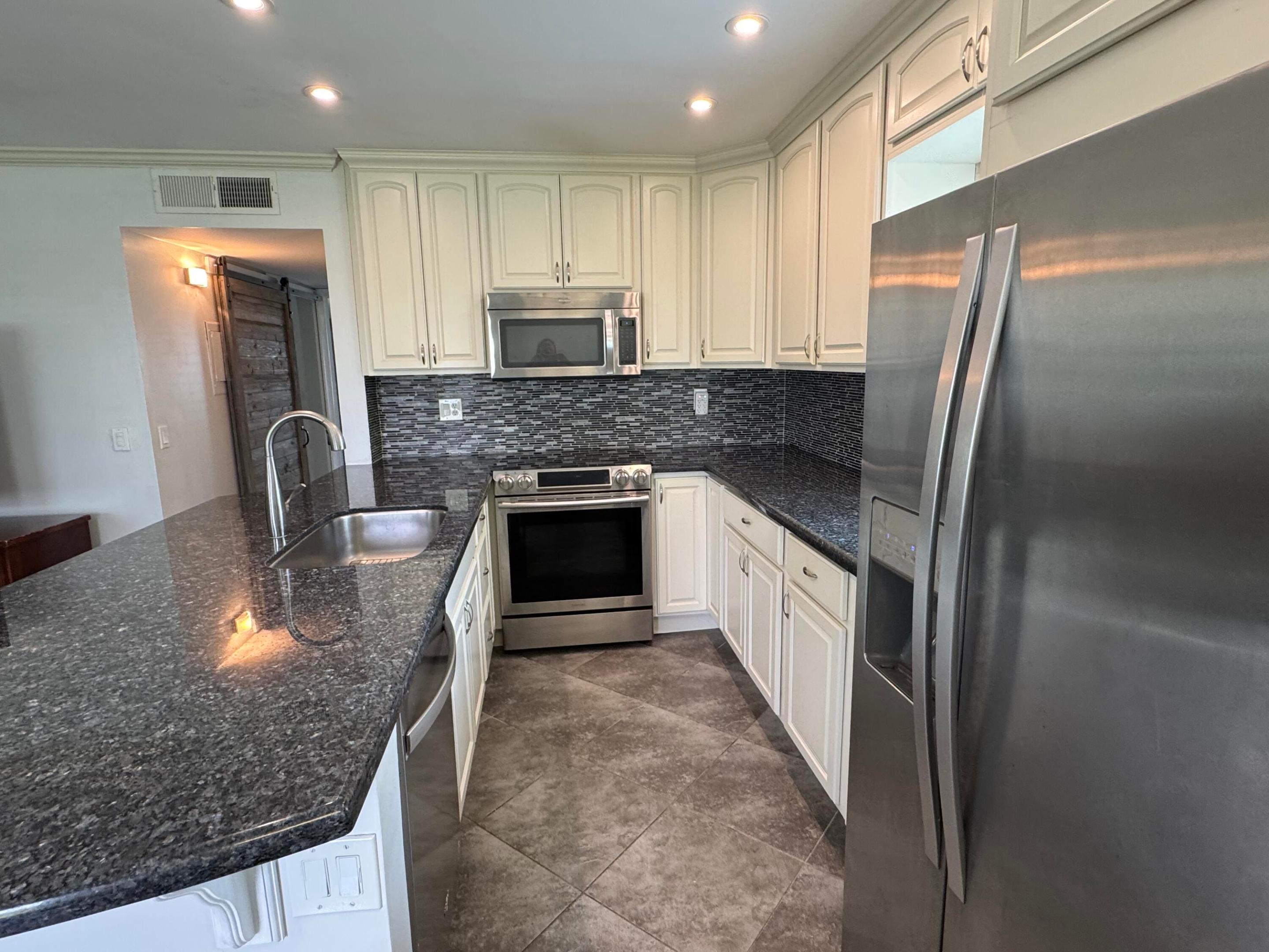 KINGS POINT - Residential