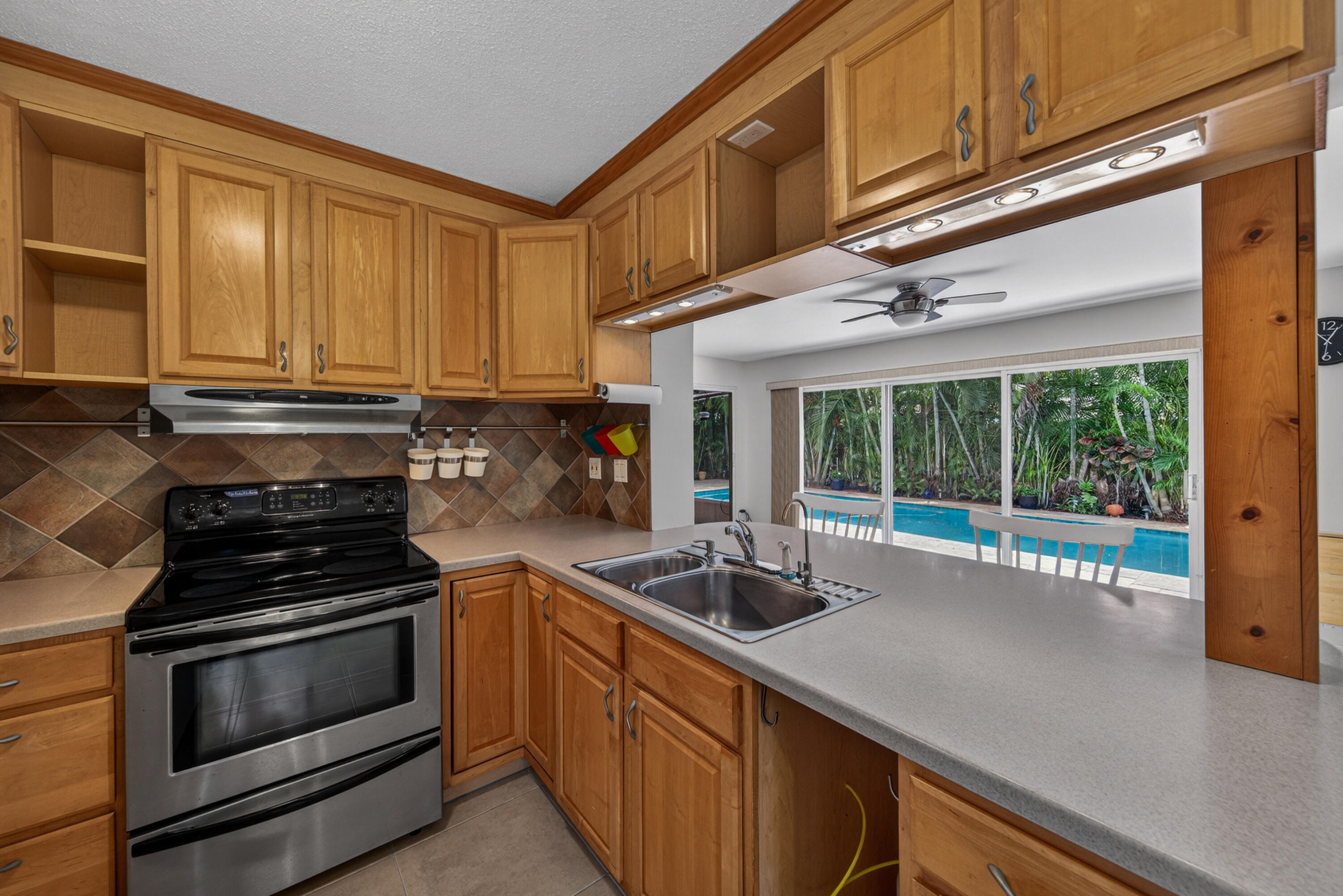 CHERRY HOLLOW - Residential