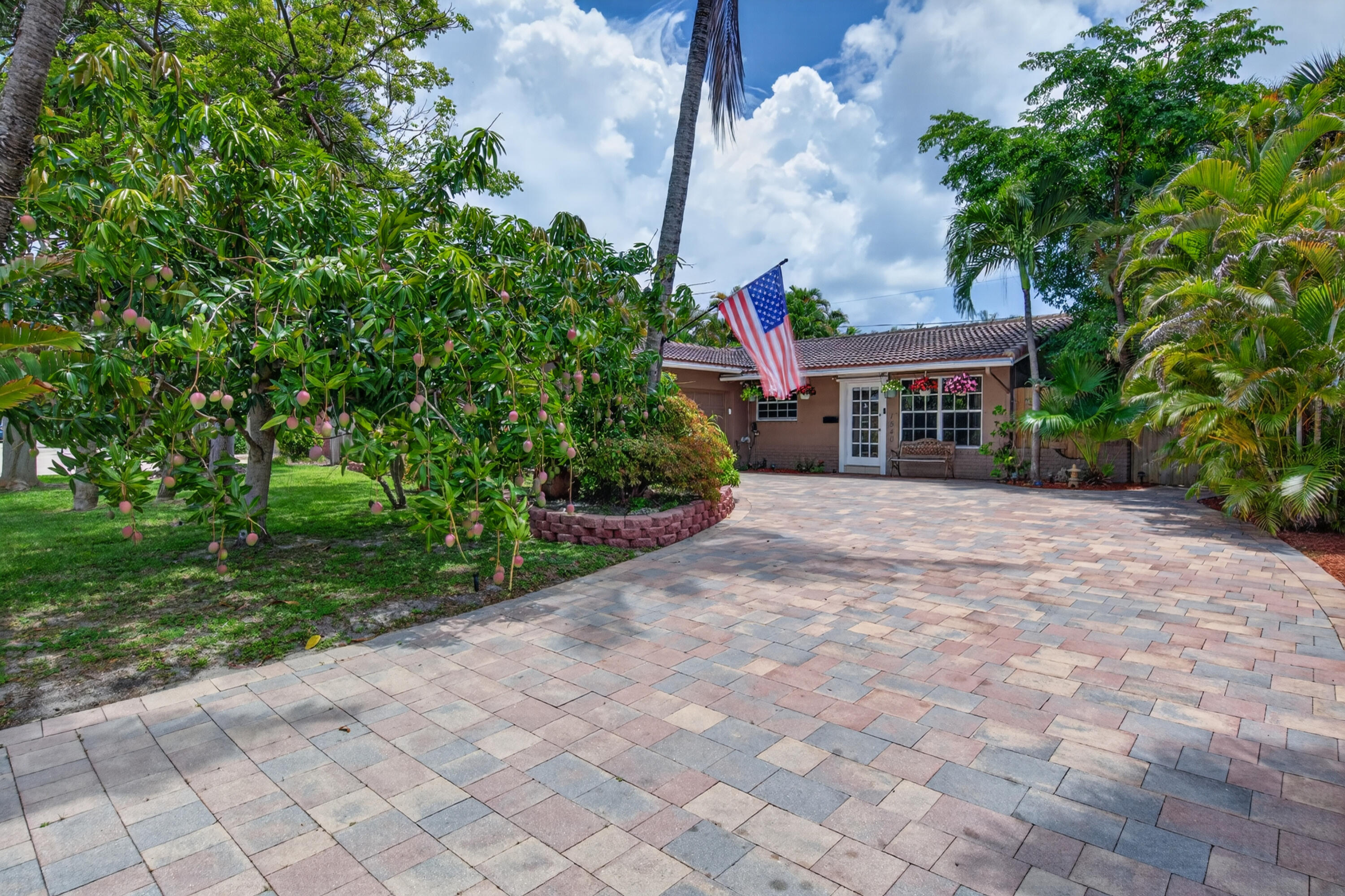 CHERRY HOLLOW - Residential
