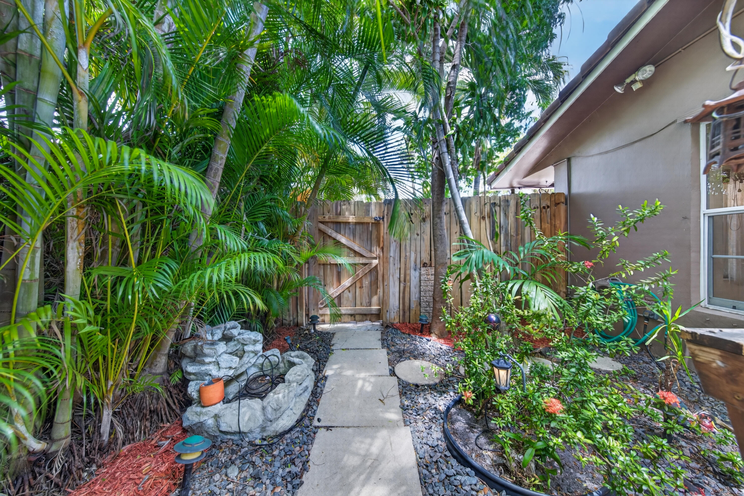 CHERRY HOLLOW - Residential