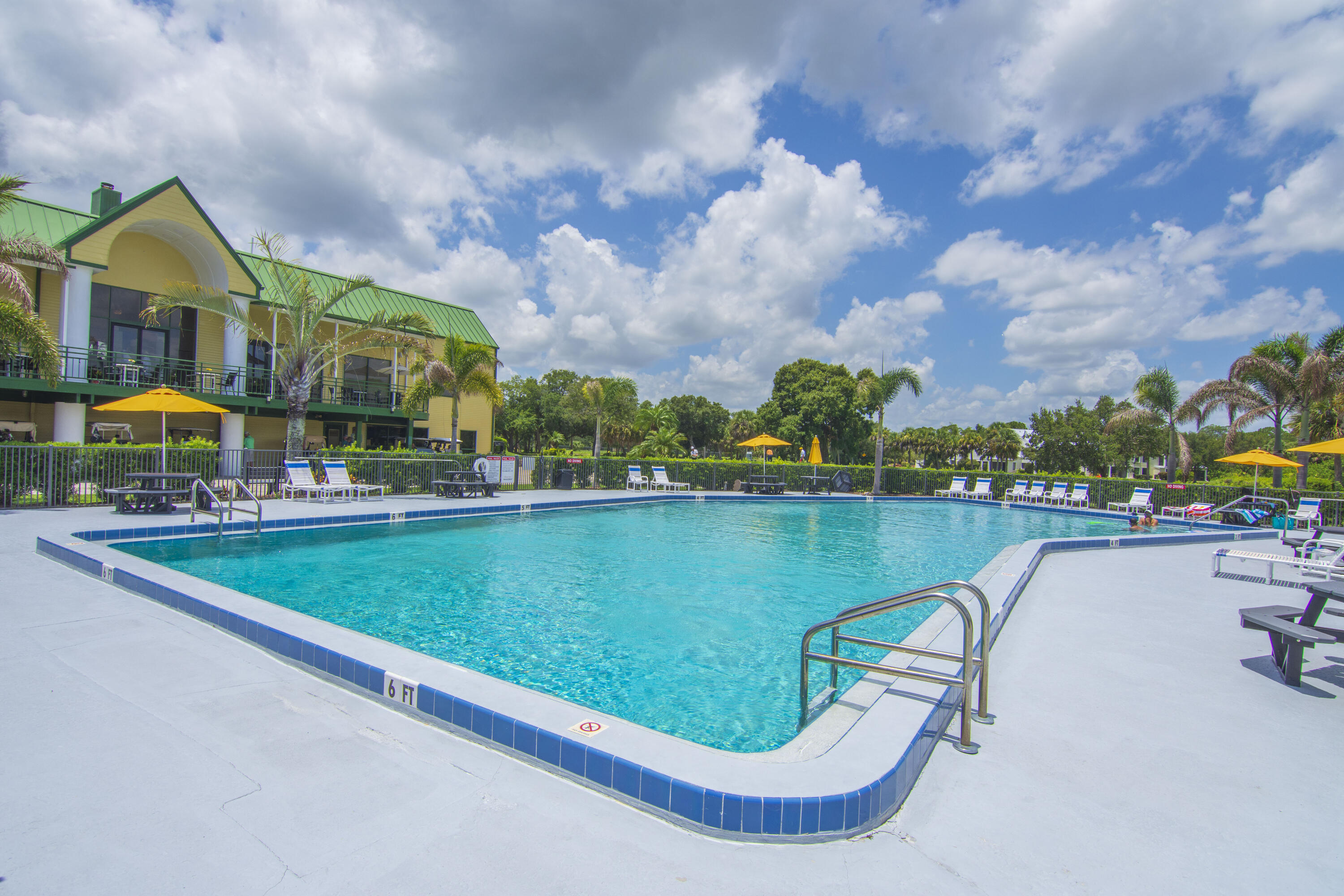 GATOR TRACE CONDOMINIUM 1 - Residential