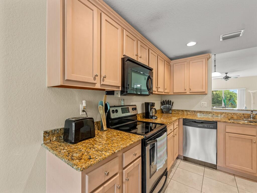 GATOR TRACE CONDOMINIUM 1 - Residential