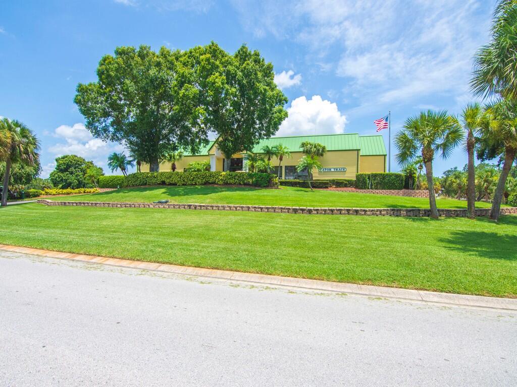 GATOR TRACE CONDOMINIUM 1 - Residential
