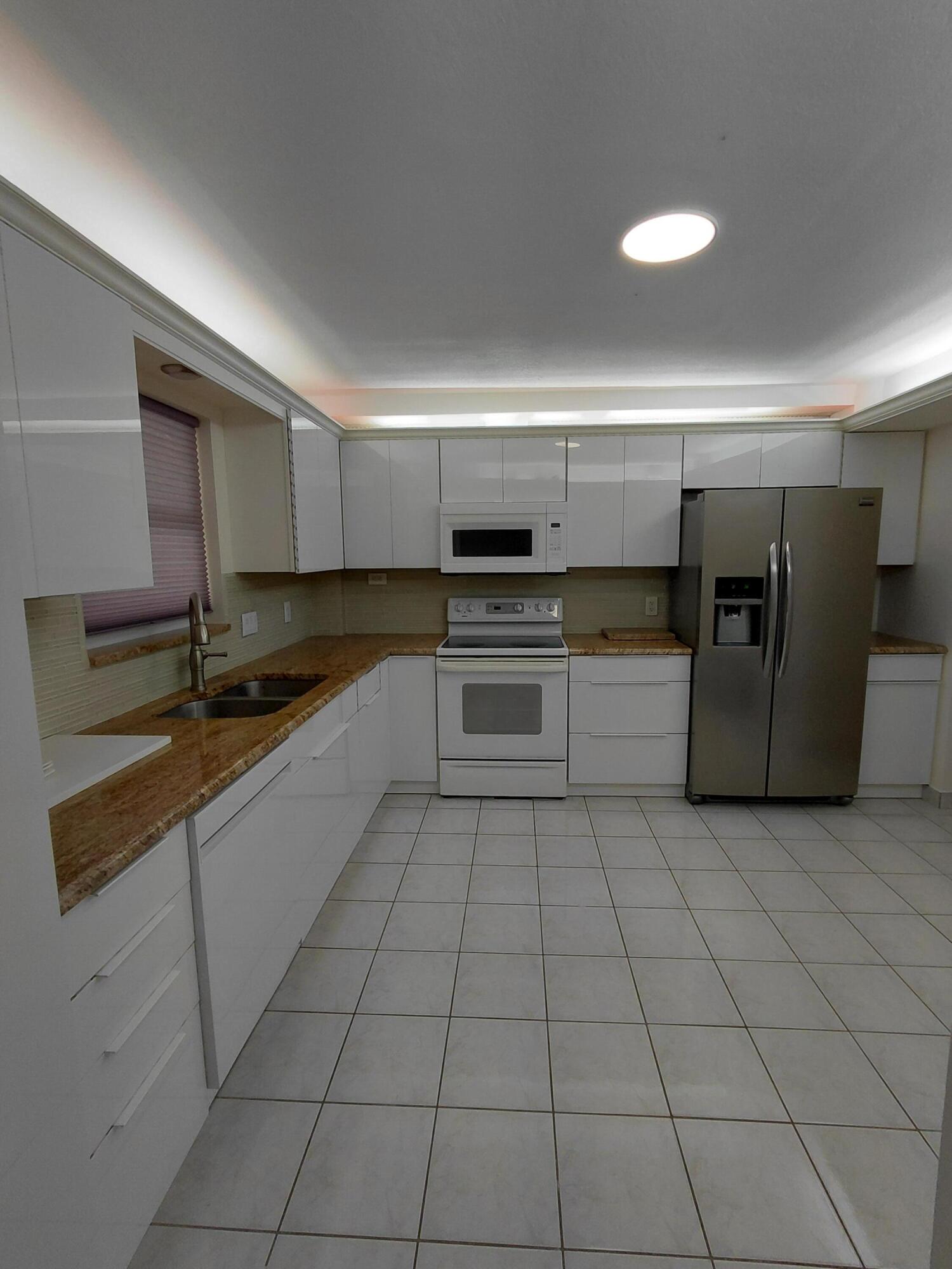 PLAYA DEL MAR CONDO - Residential
