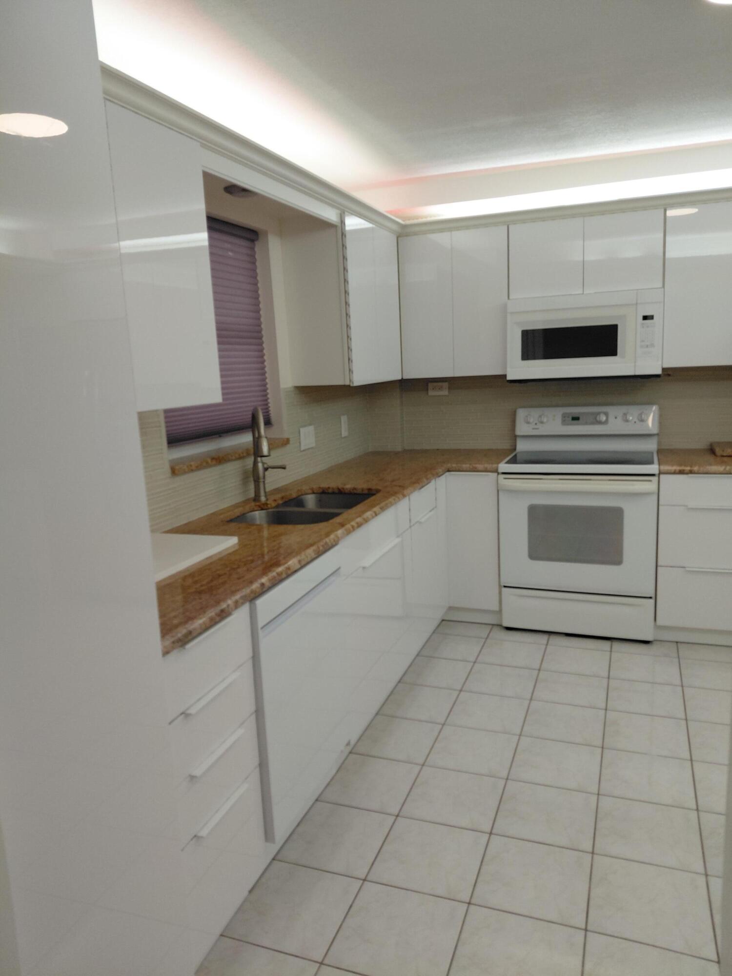 PLAYA DEL MAR CONDO - Residential
