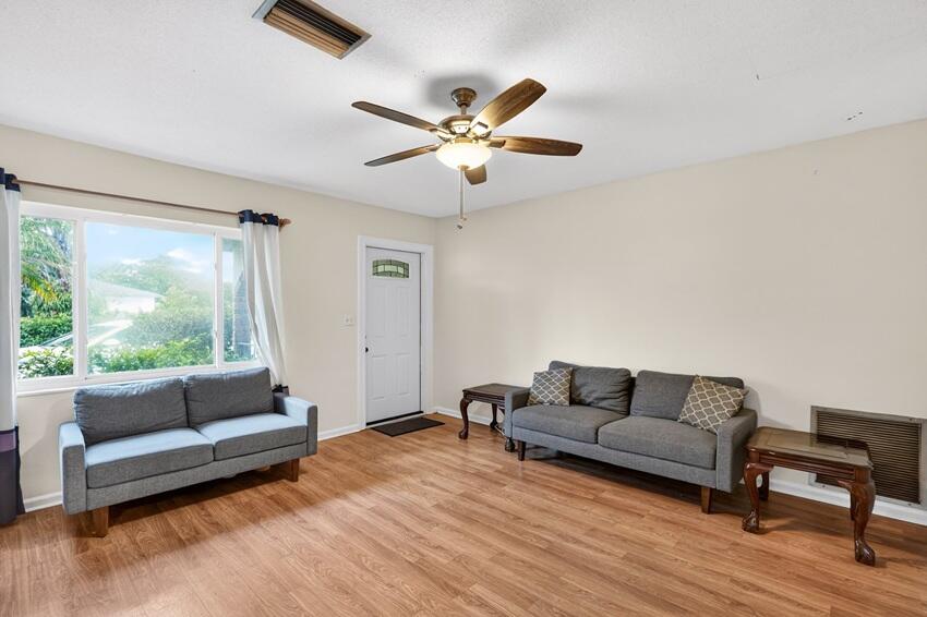 FRANWOOD PINES - Residential