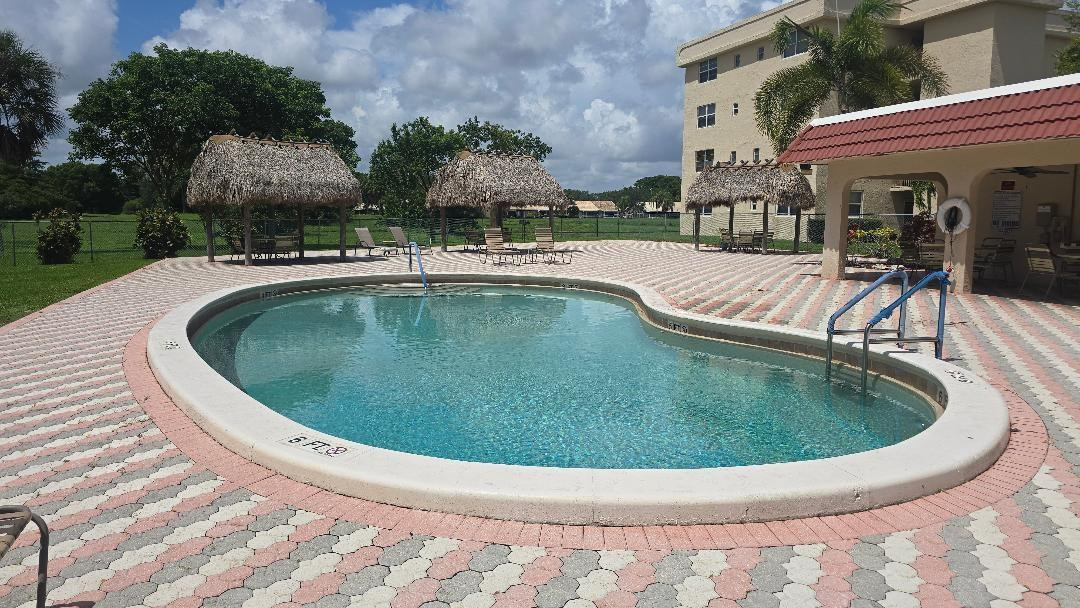 HOLIDAY SPRINGS VILLAGE 4 CONDO - Residential
