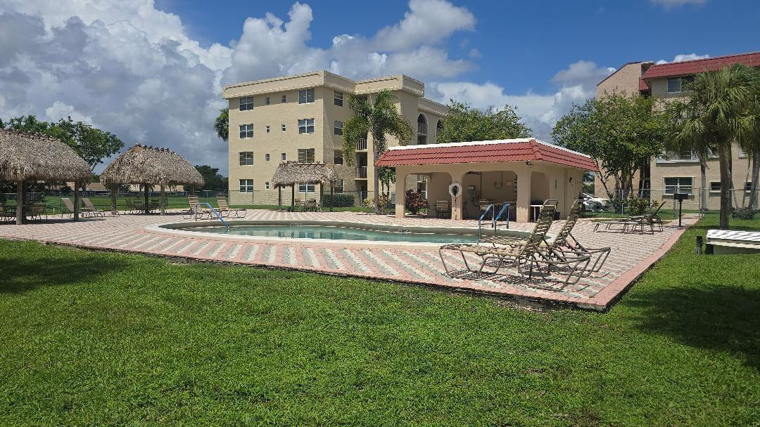 HOLIDAY SPRINGS VILLAGE 4 CONDO - Residential