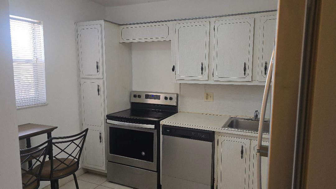 HOLIDAY SPRINGS VILLAGE 4 CONDO - Residential