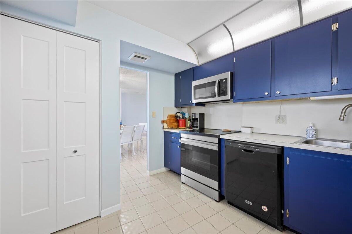 OCEAN TRAIL CONDO II - Residential Lease