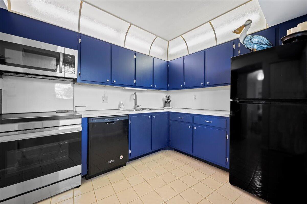 OCEAN TRAIL CONDO II - Residential Lease