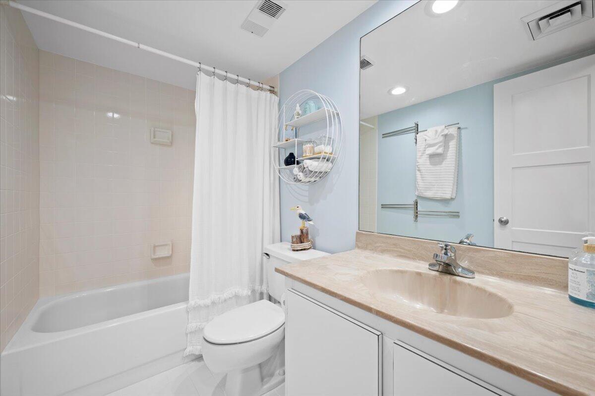 OCEAN TRAIL CONDO II - Residential Lease